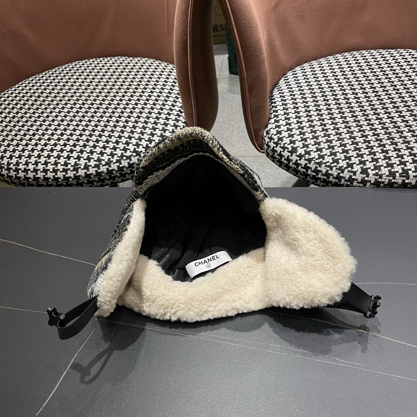 Ch*el trapper hat