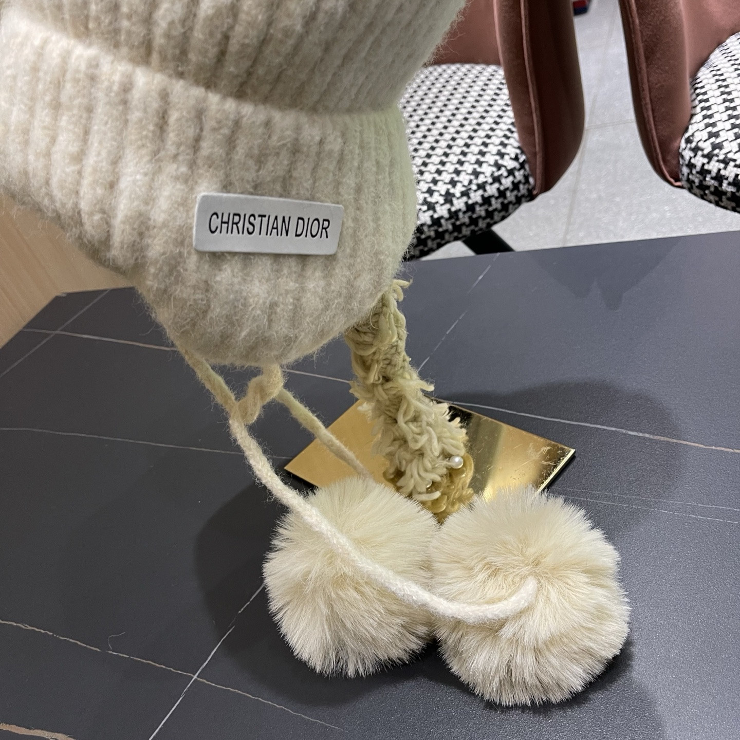 D*or trapper hat