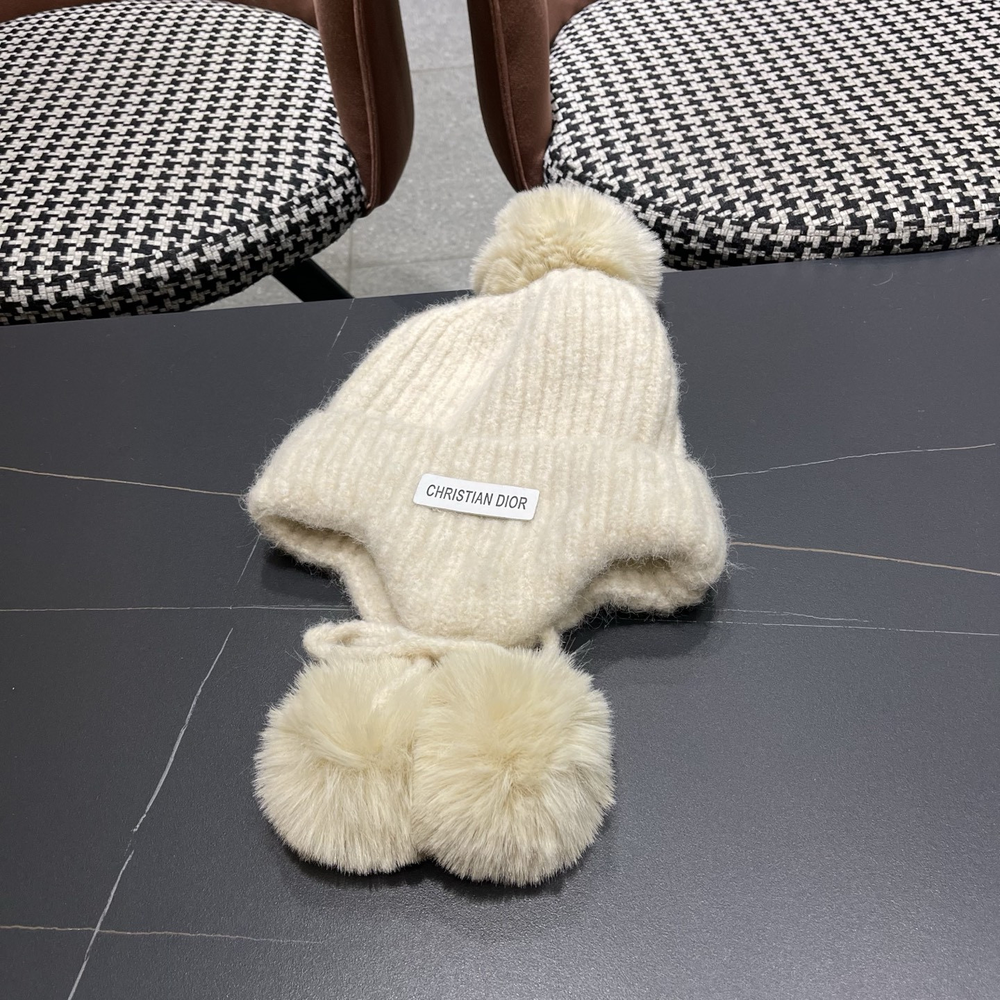 D*or trapper hat