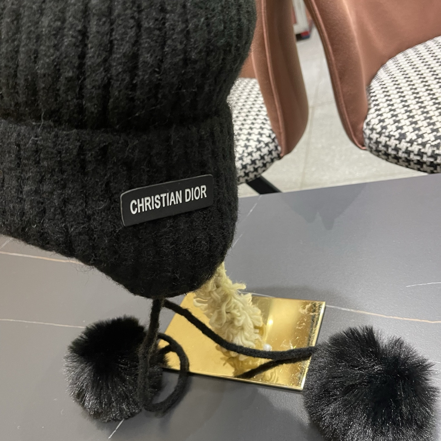 D*or trapper hat
