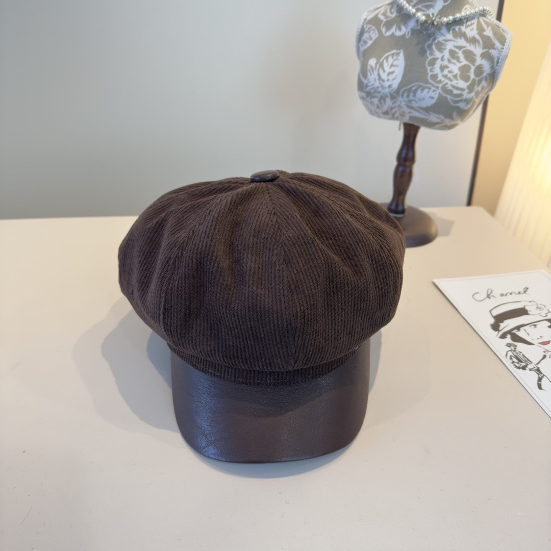 G*u*i newsboy cap 57cm head circumference