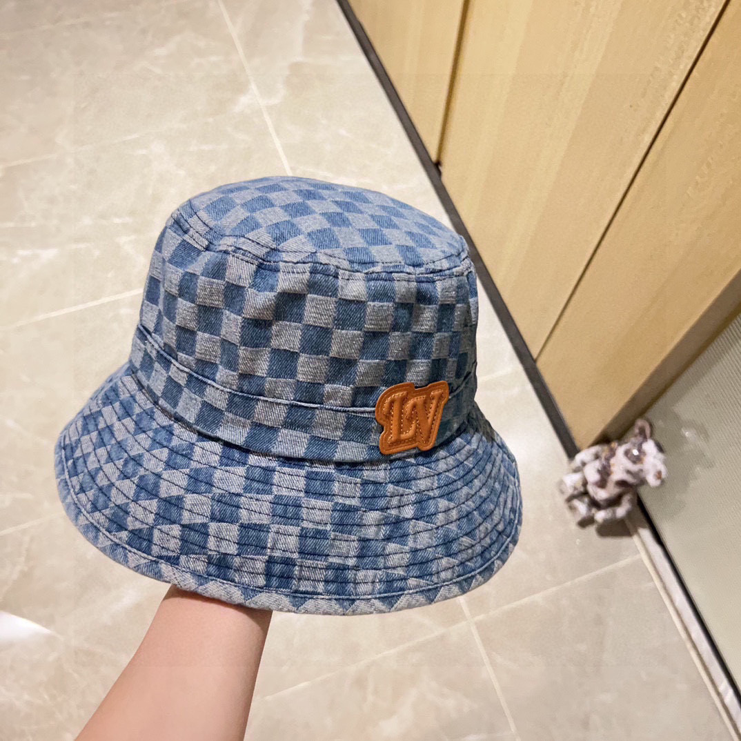 l0*is V*t0n bucket hat