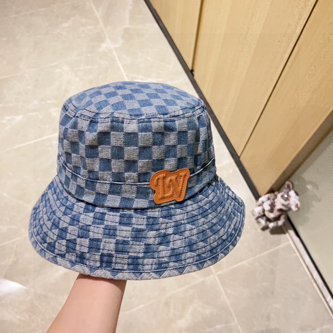 l0*is V*t0n bucket hat
