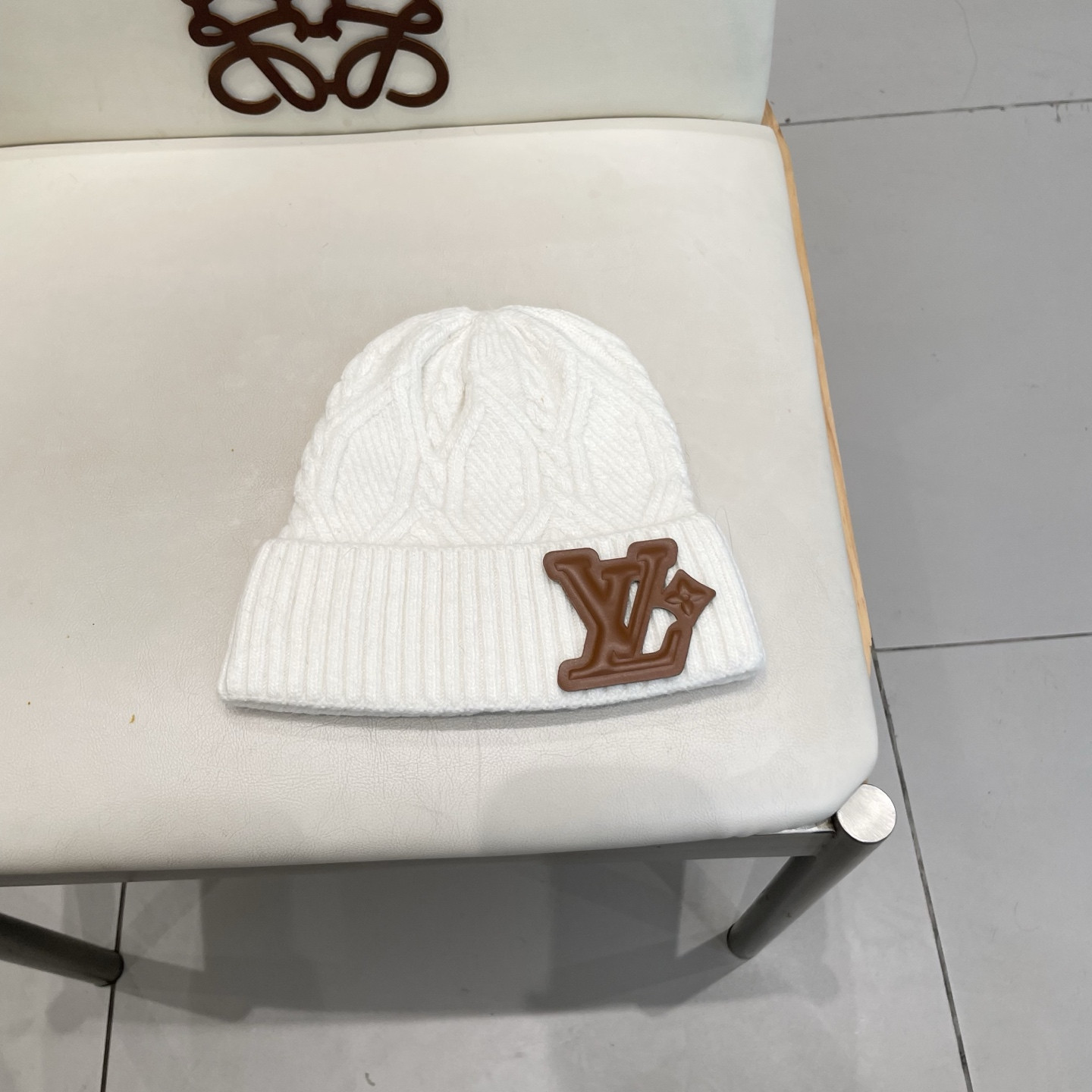 l0*is V*t0n beanie 70% wool 30% rabbit hair