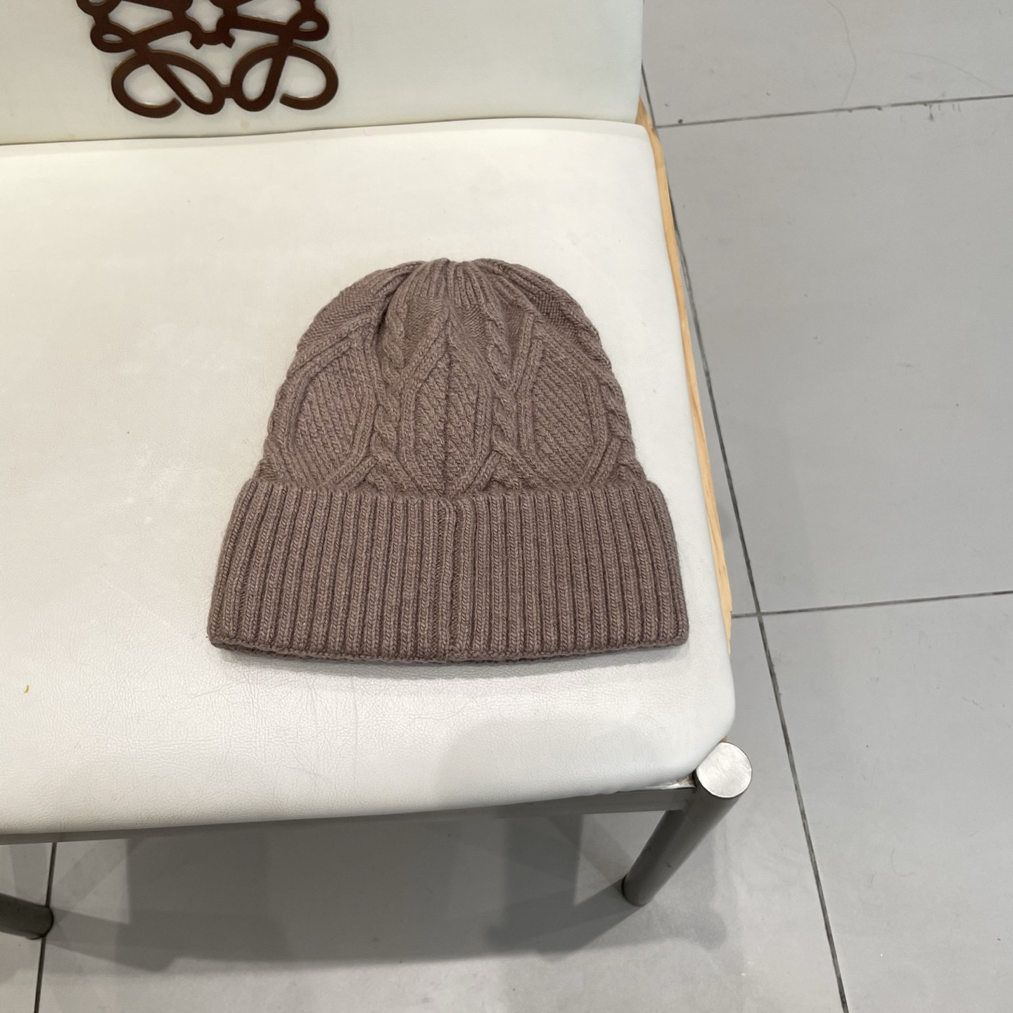 l0*is V*t0n beanie 70% wool 30% rabbit hair