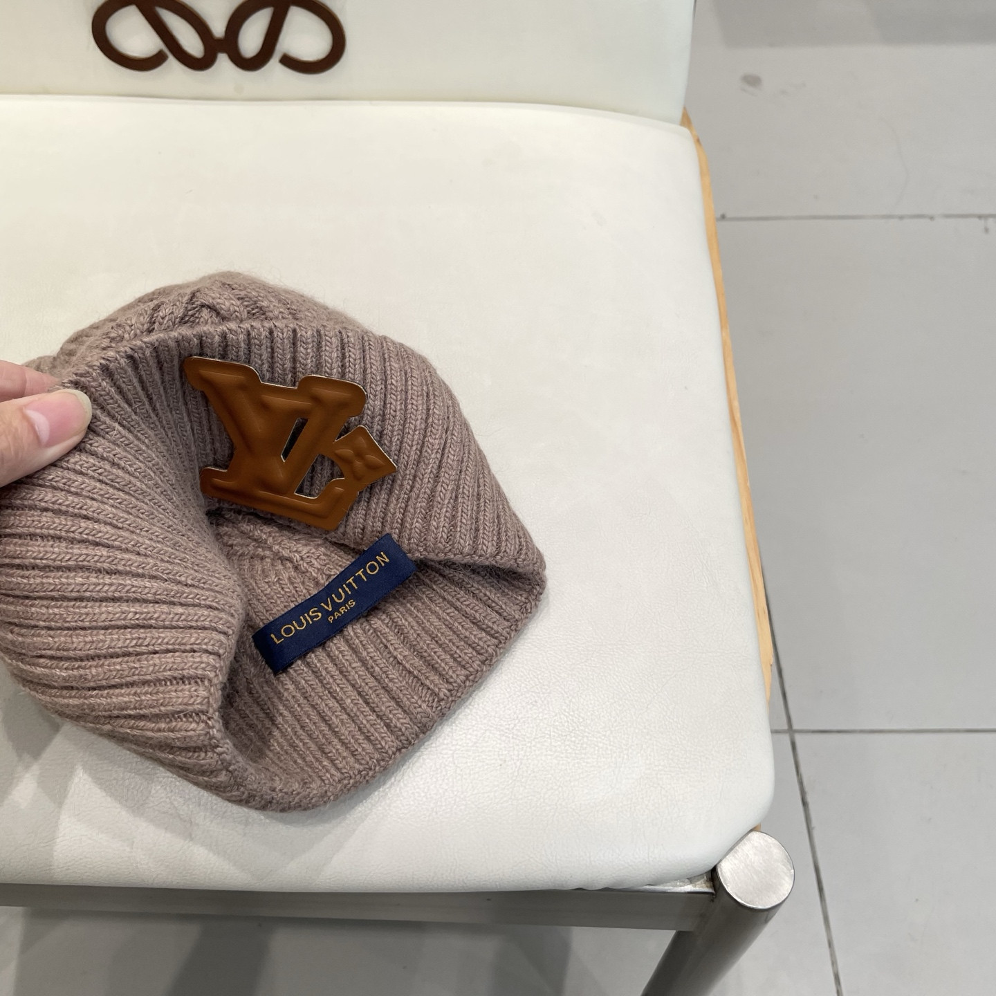 l0*is V*t0n beanie 70% wool 30% rabbit hair