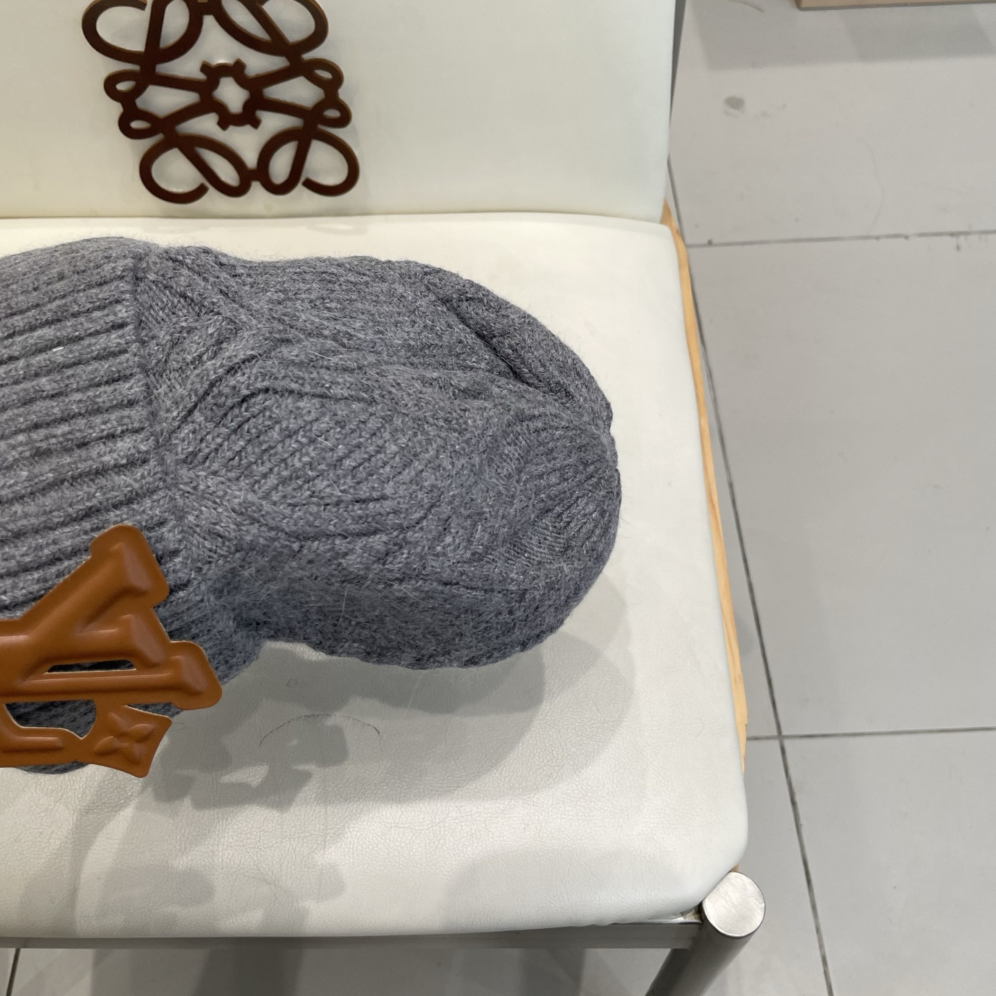 l0*is V*t0n beanie 70% wool 30% rabbit hair