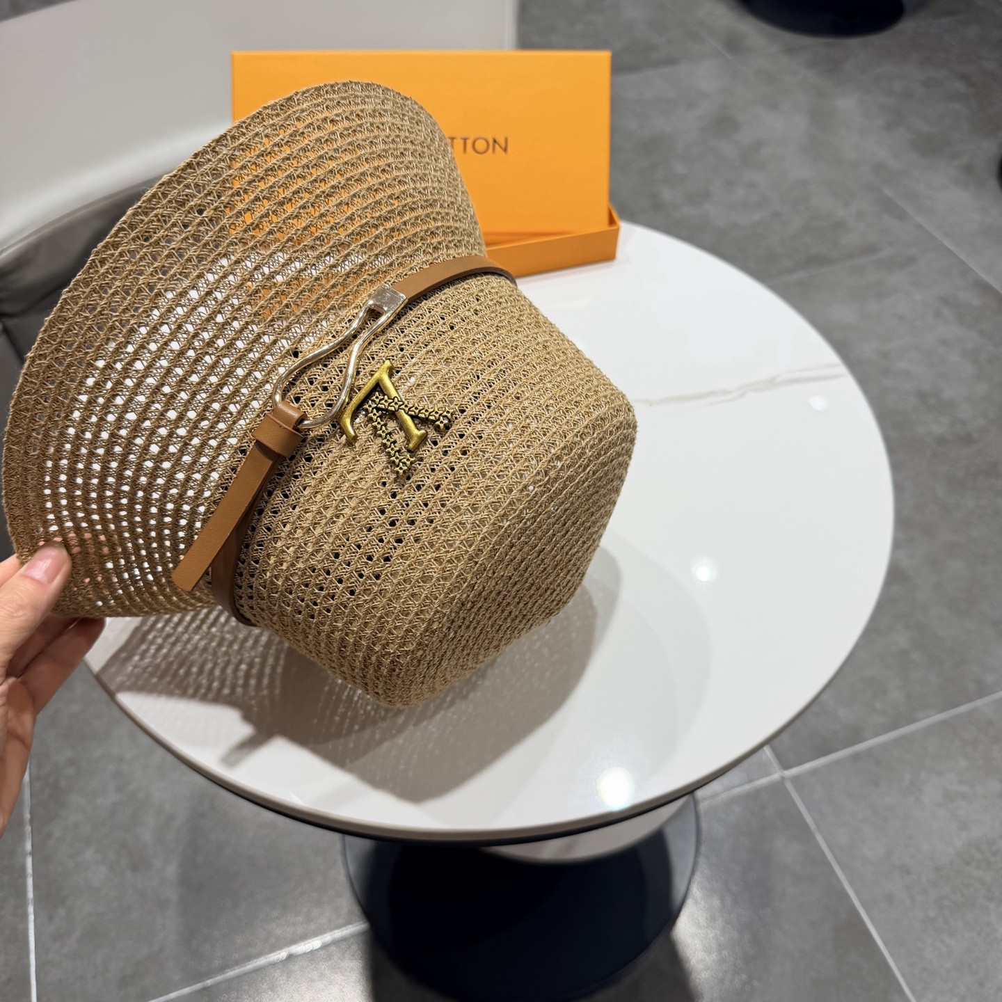 l0*is V*t0n straw bucket hat