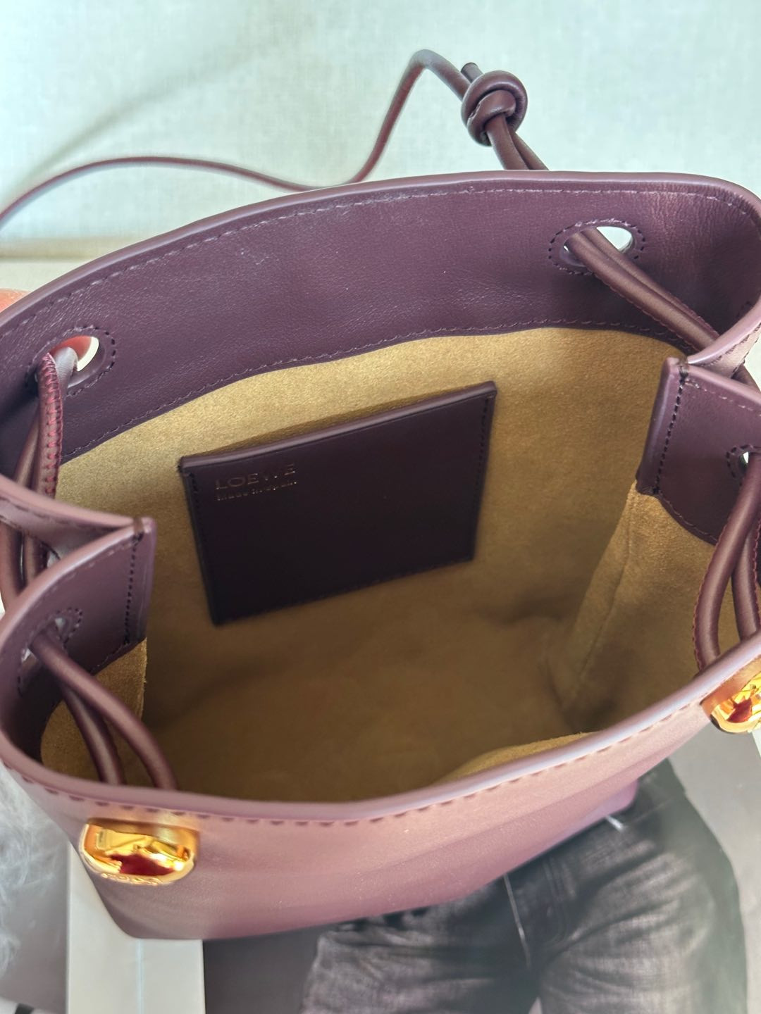 L0ew* pebble pouch in smooth calfskin 21.5x17x7cm