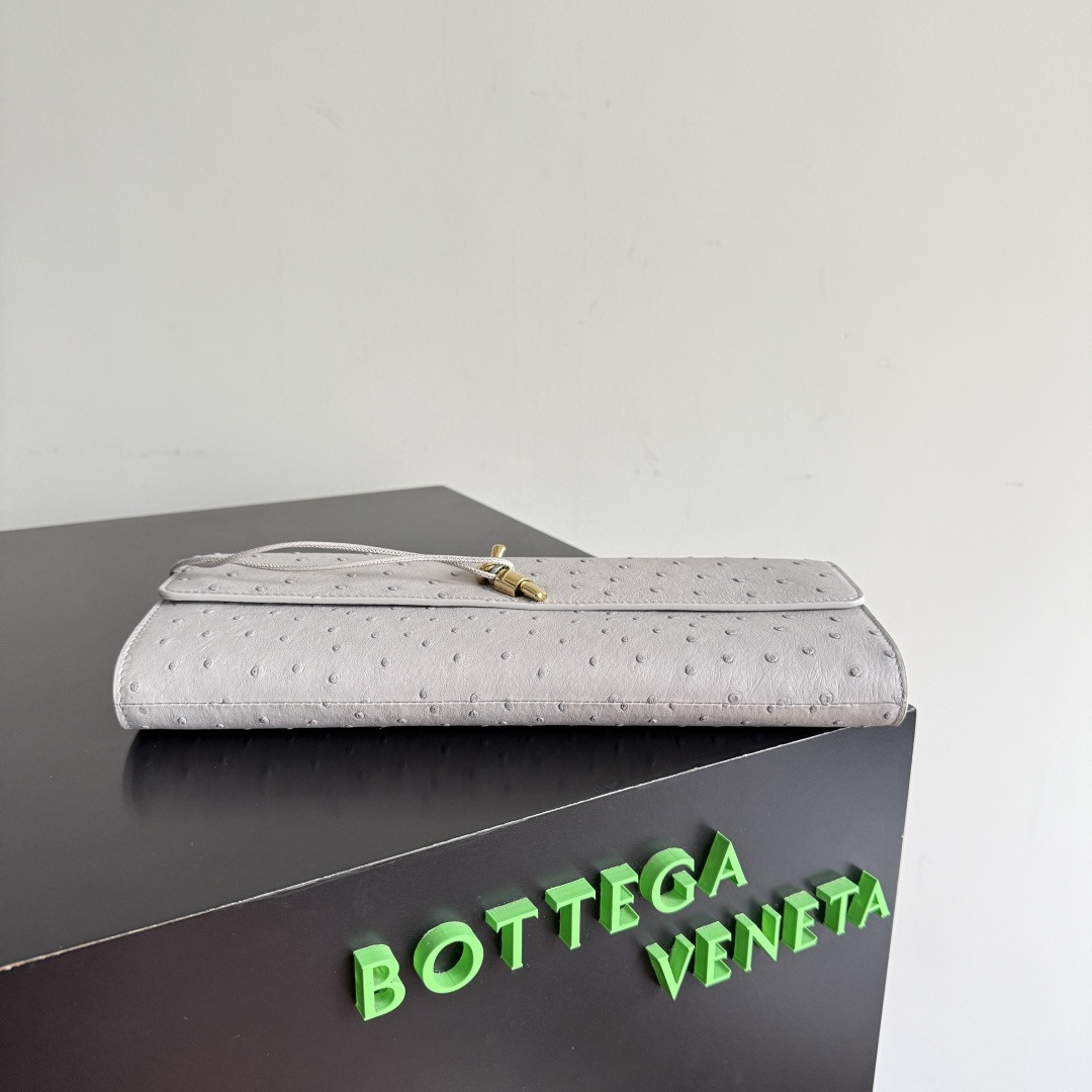 bo*te*ga Ve*ne*ta andiamo clutch 13x31x3cm