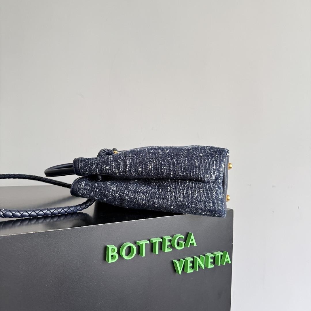 bo*te*ga Ve*ne*ta medium andiamo 25x35x11cm