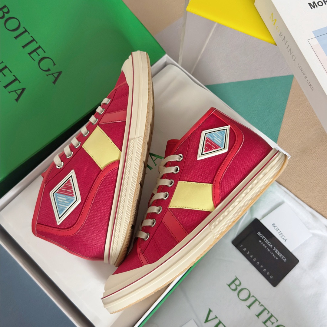 ua bo*te*ga Ve*ne*ta eliot sneaker