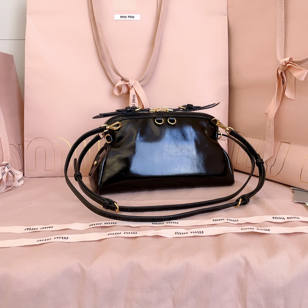 M1v M1v caprice leather clutch 14x24x8.5cm