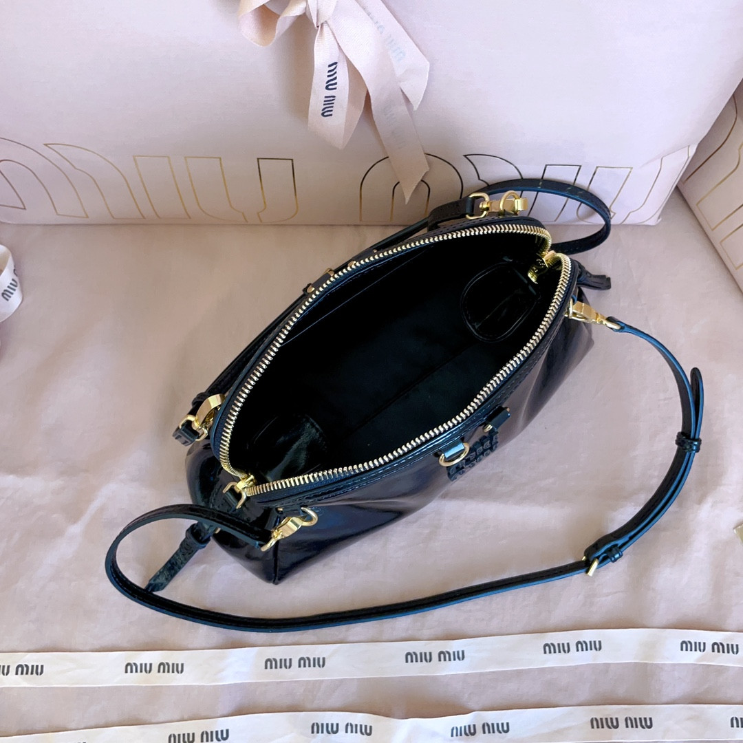 M1v M1v caprice leather clutch 14x24x8.5cm