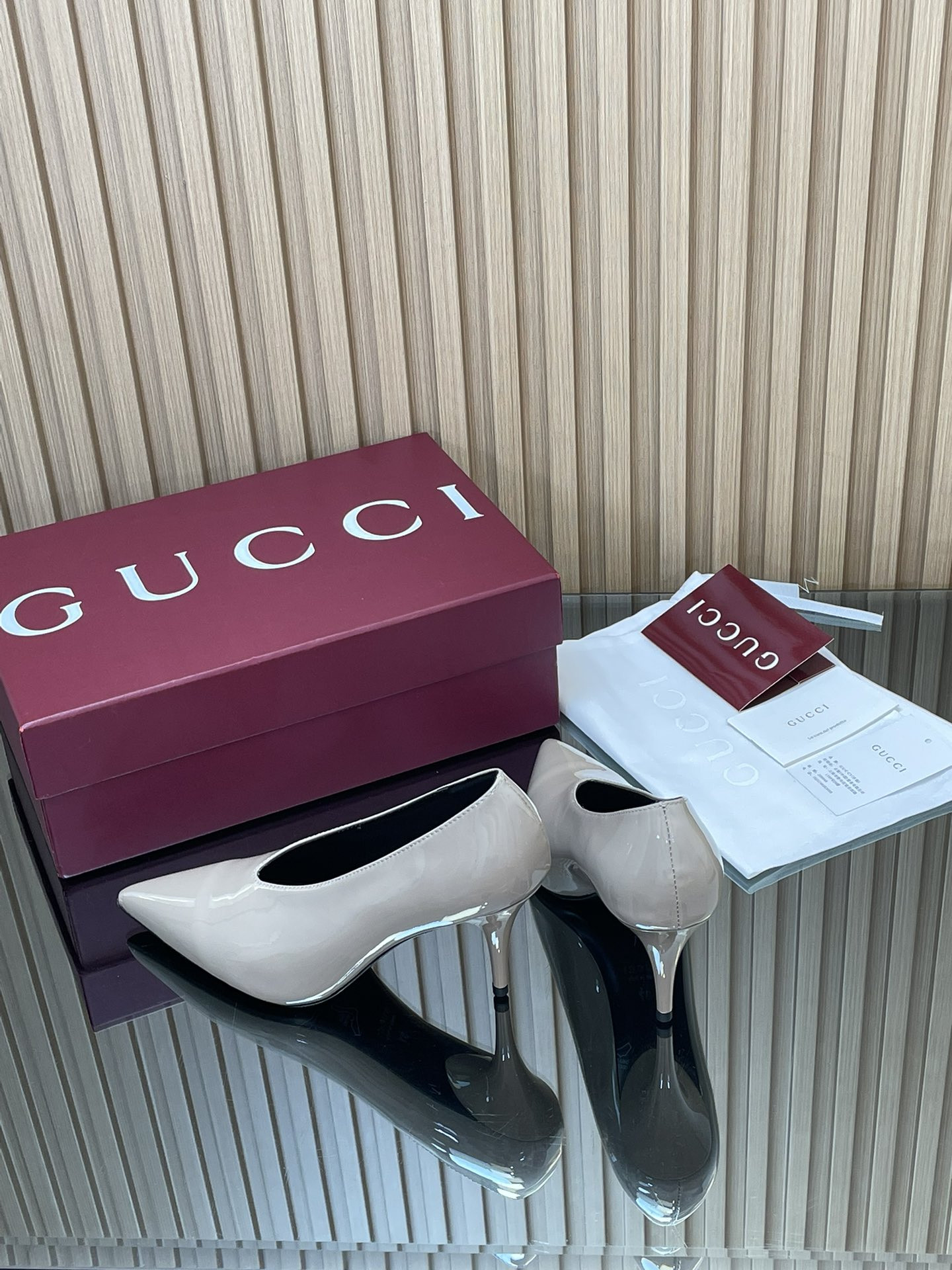 ua G*u*i 97 heeled pump