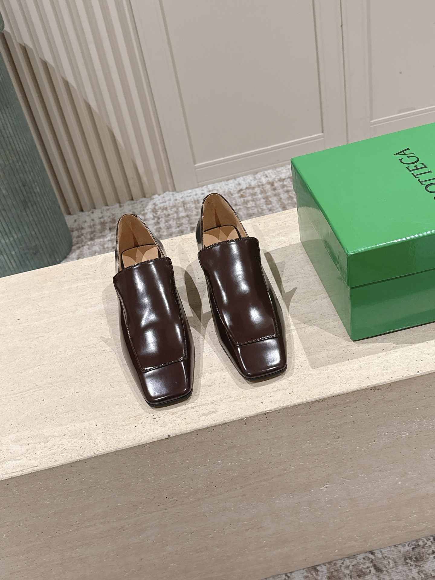 ua bo*te*ga Ve*ne*ta ventura loafer
