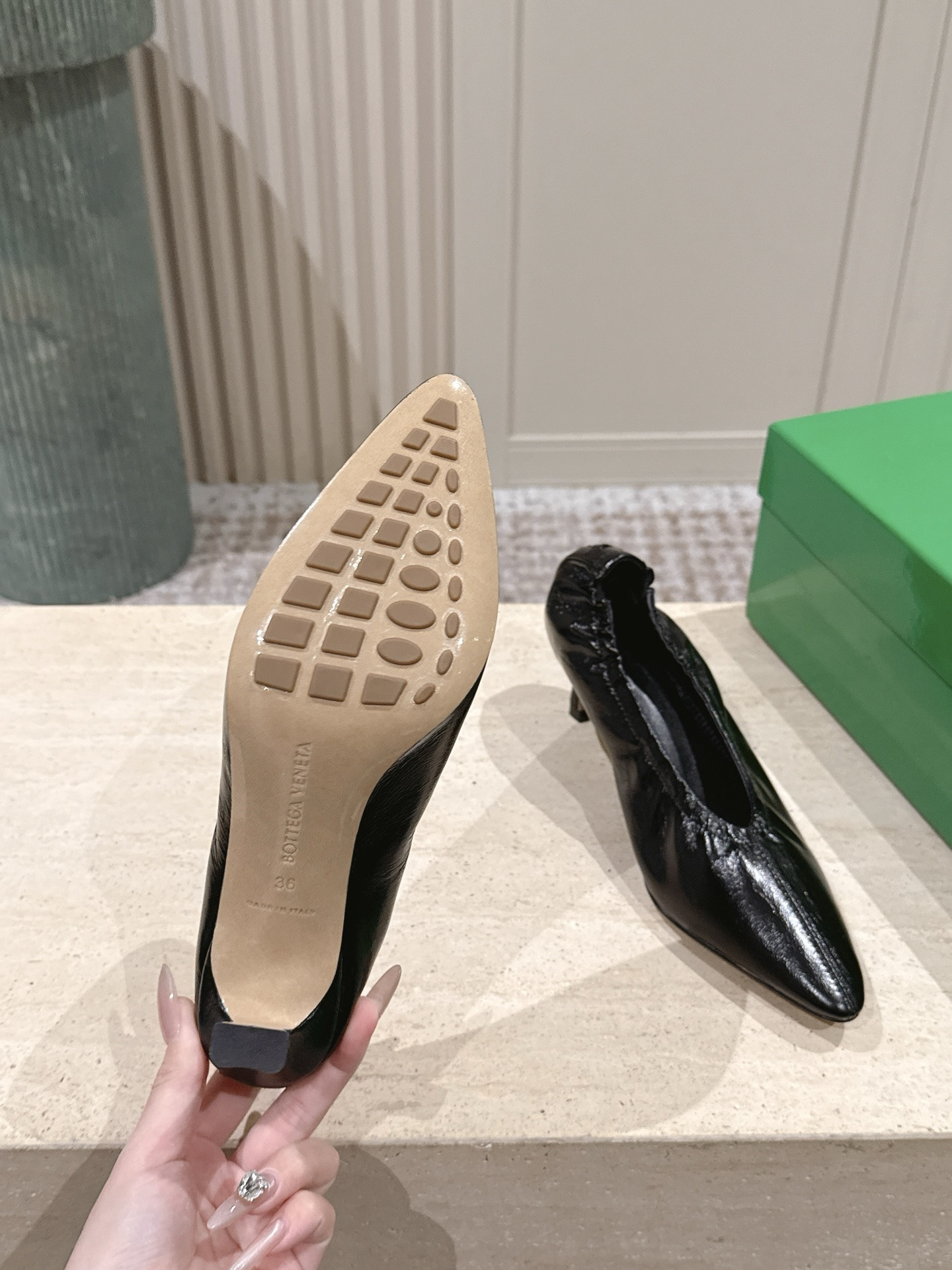 ua bo*te*ga Ve*ne*ta sofia pump