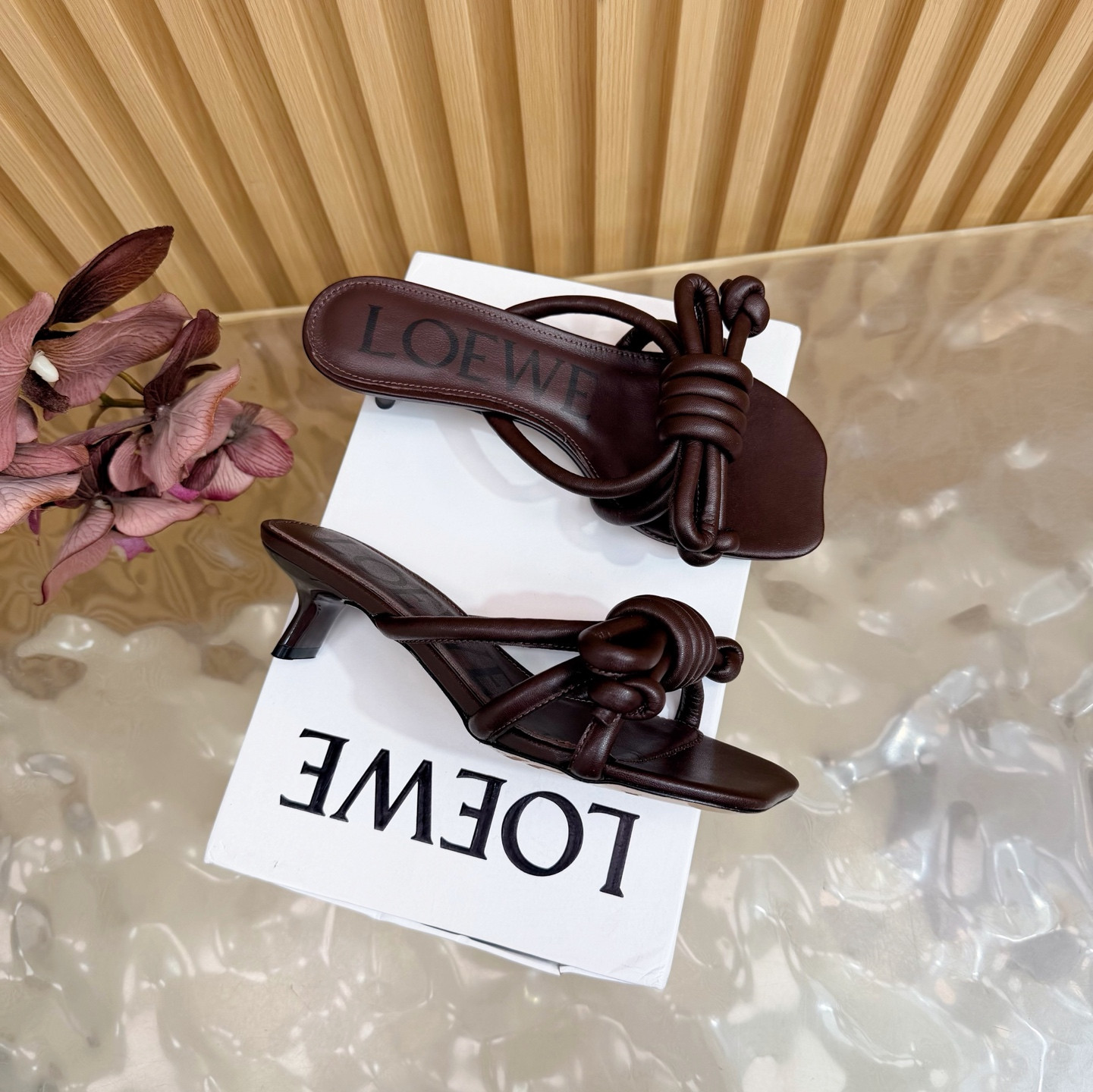 ua L0ew* flamenco knot sandal