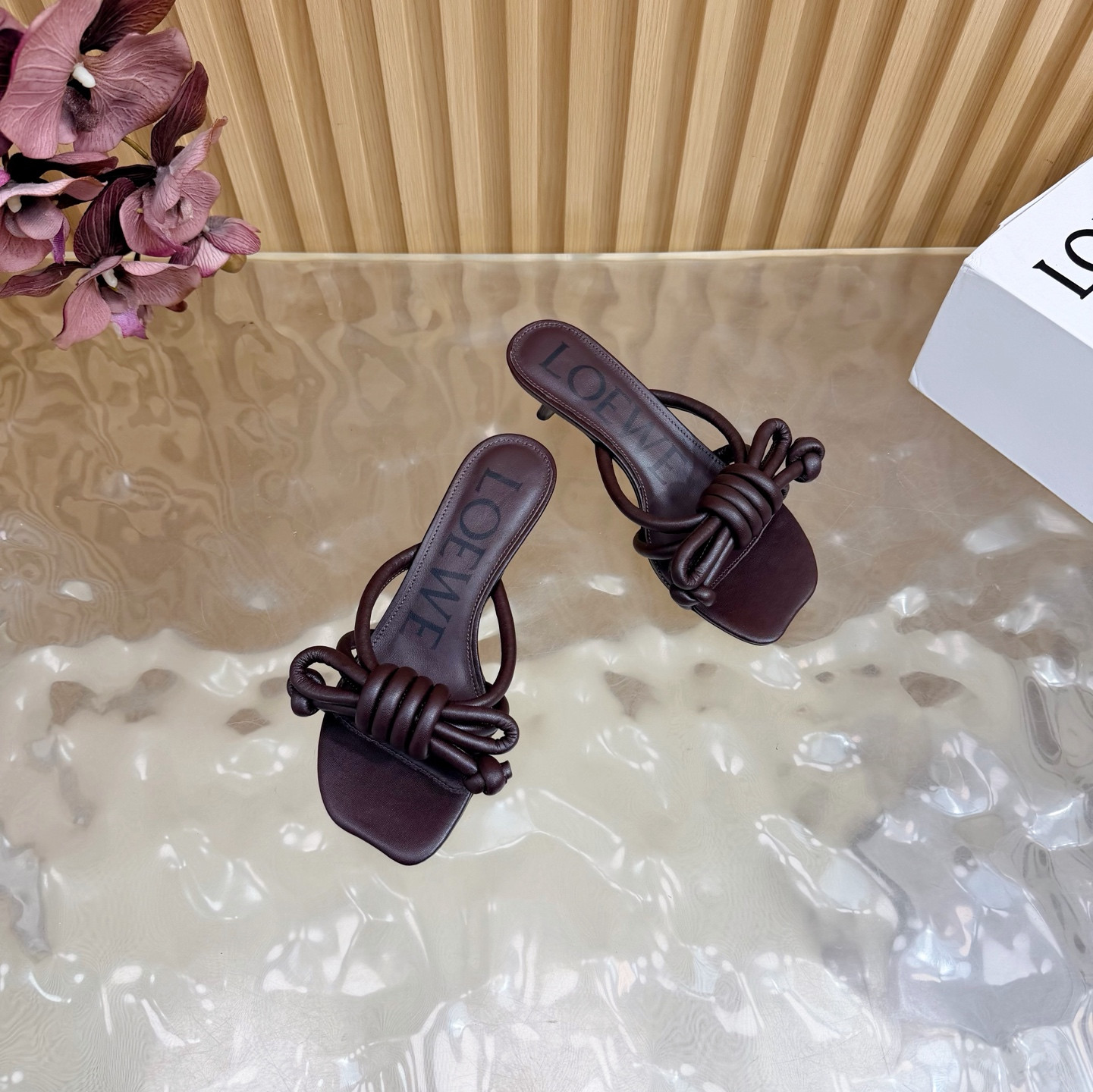 ua L0ew* flamenco knot sandal