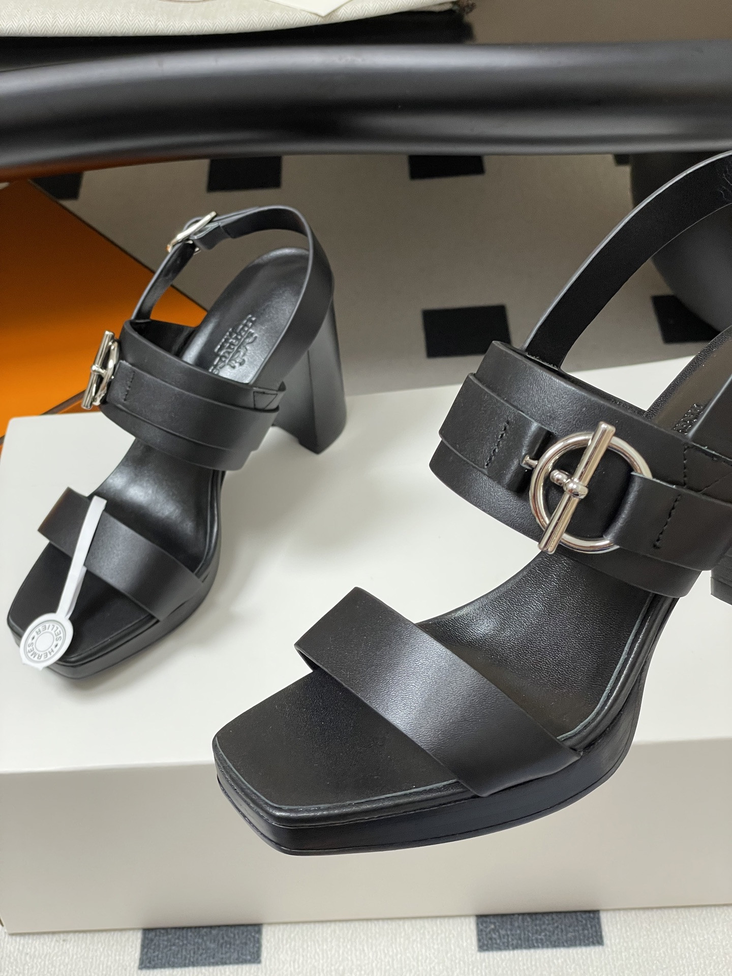ua H**mes keen 90 sandal