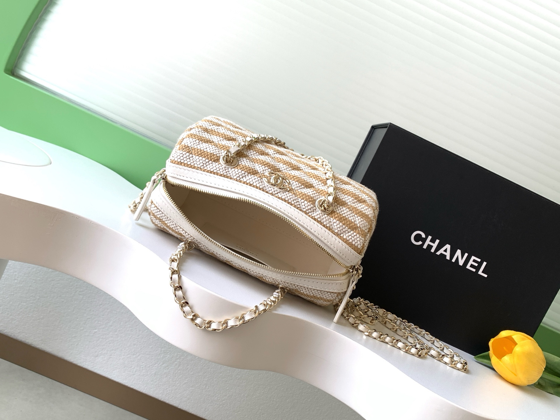 Ch*el clutch with chain 11.5x18.5x11cm