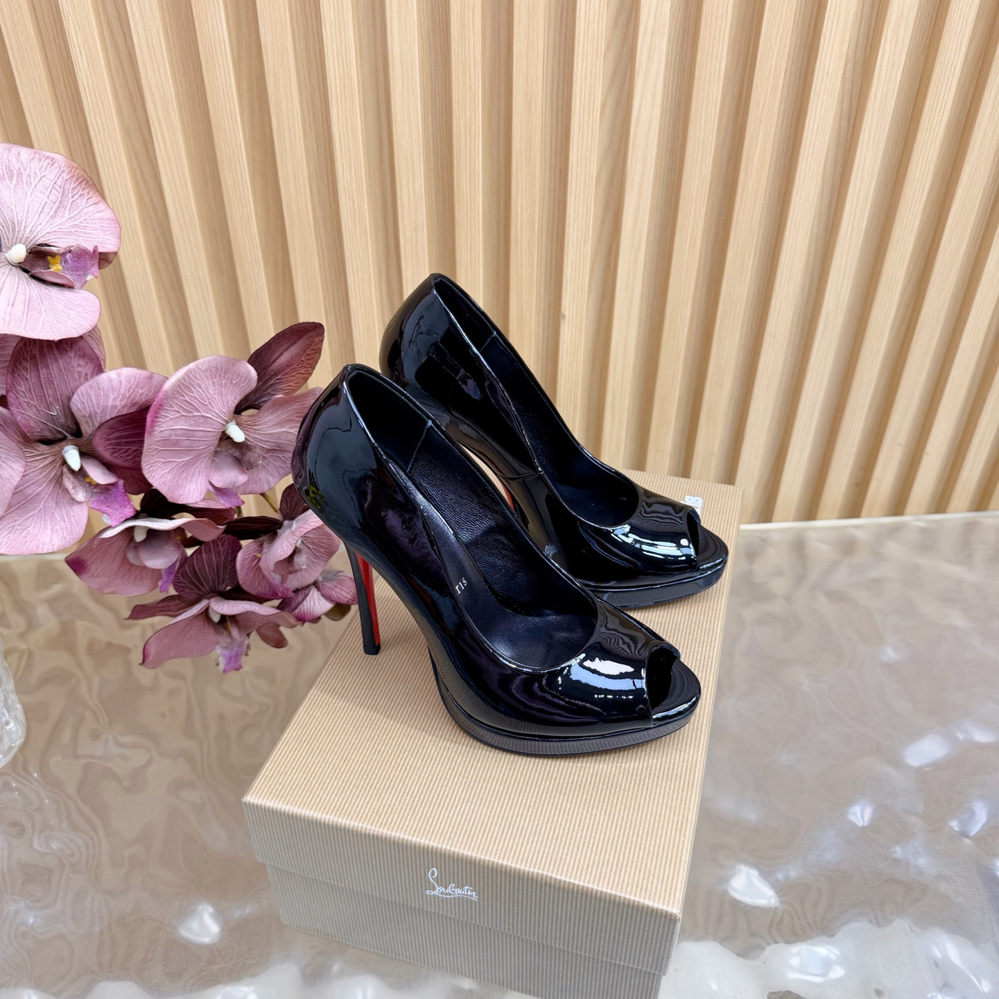 ua Ch**an louboutin pumps 12cm heel