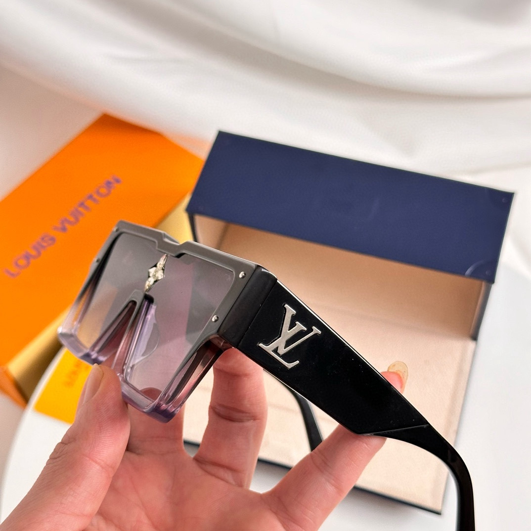 LV Glasses Z1551E