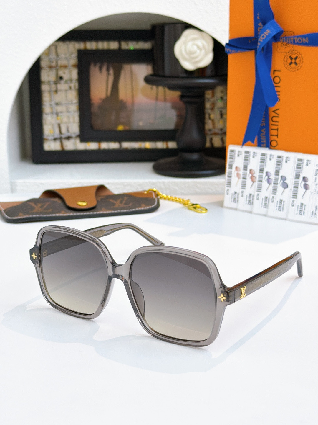 LV Aura Square Sunglasses Z2819W Z2917W 58-17-145