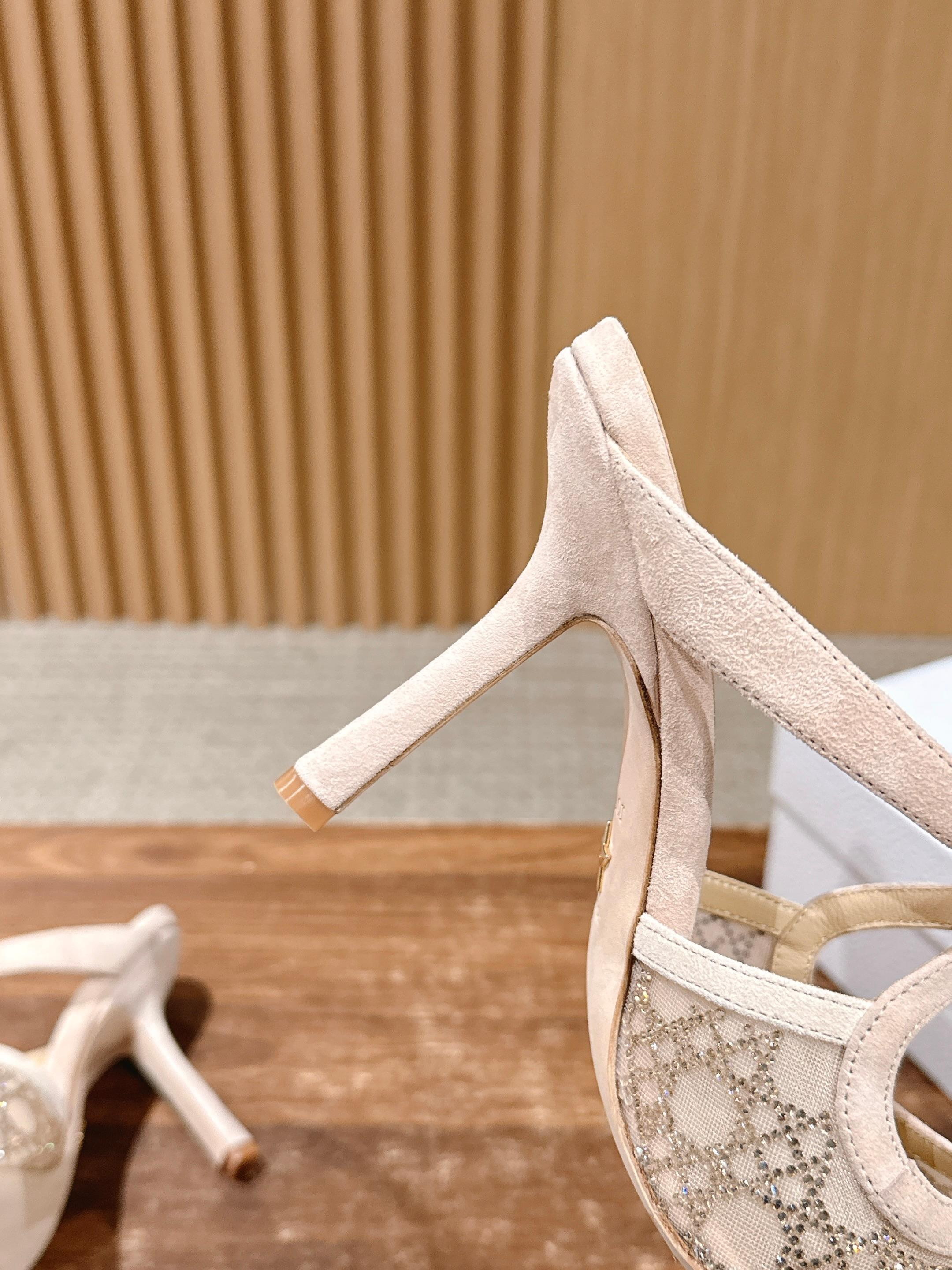 ua D*or capture heeled mule