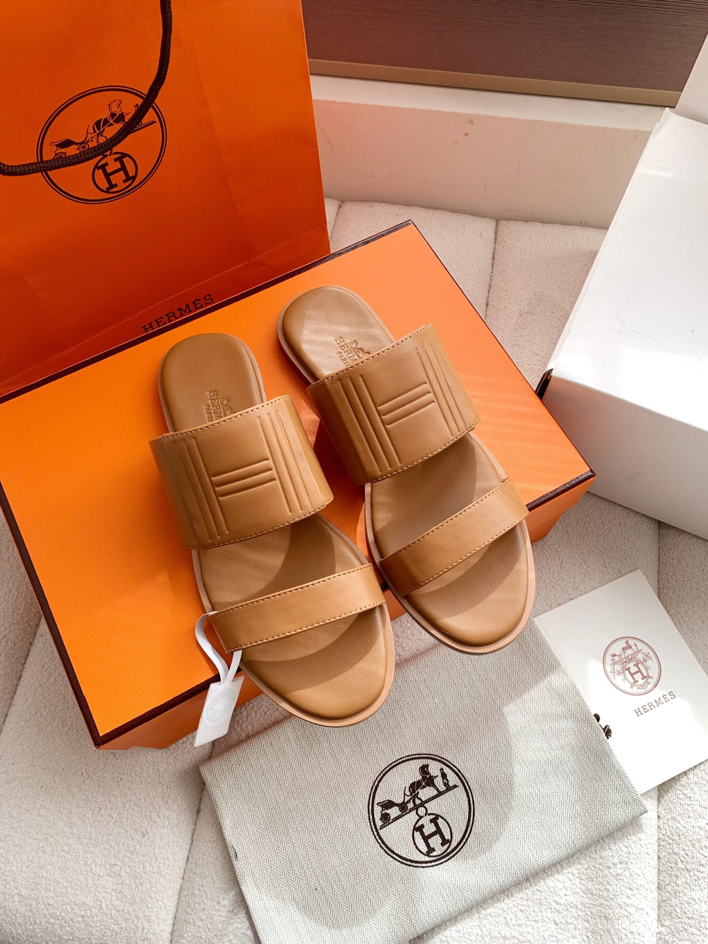 ua H**mes mona sandal