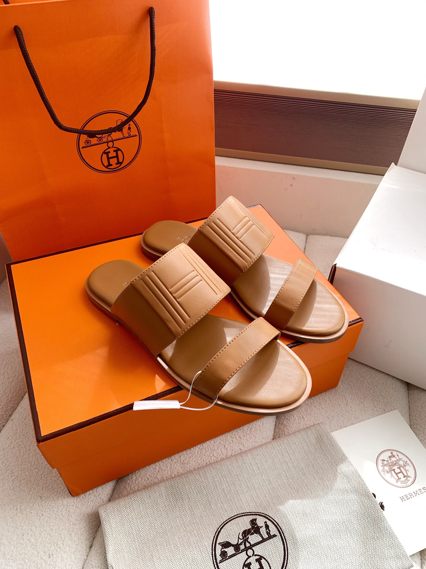 ua H**mes mona sandal