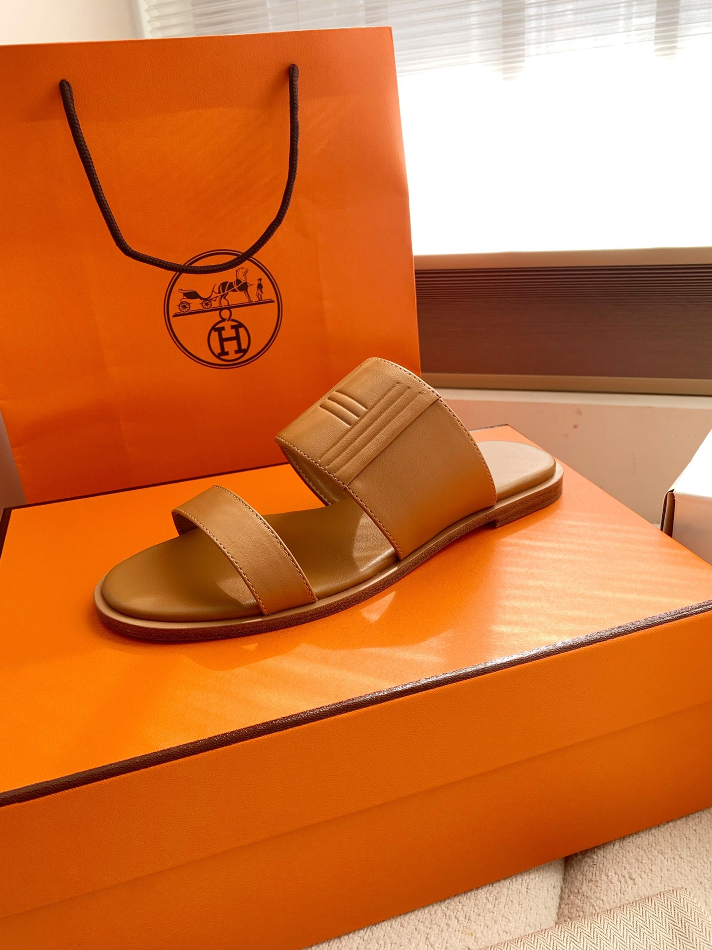 ua H**mes mona sandal