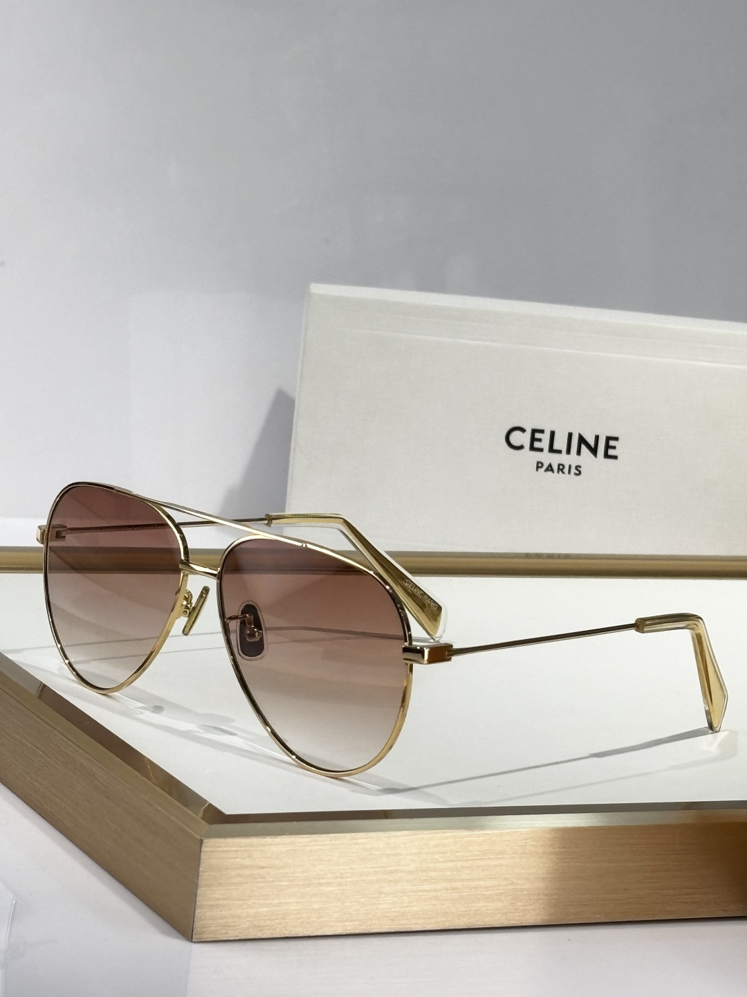Ce**e aviator sunglasses cl40062 61-12-145