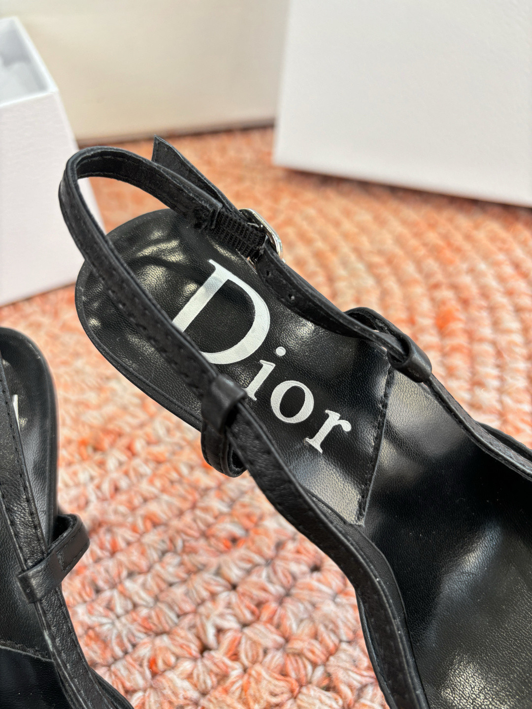 ua D*or slingback pump