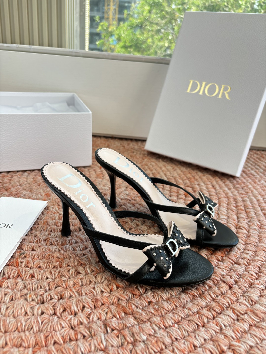 ua D*or slides