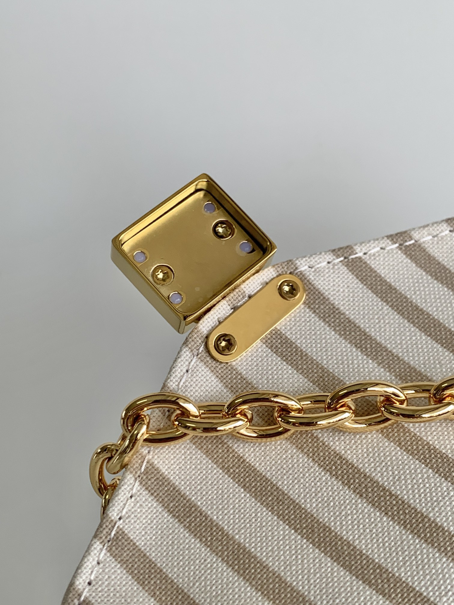 LV NANO NOÉ Backpack M13656 19x15x10cm