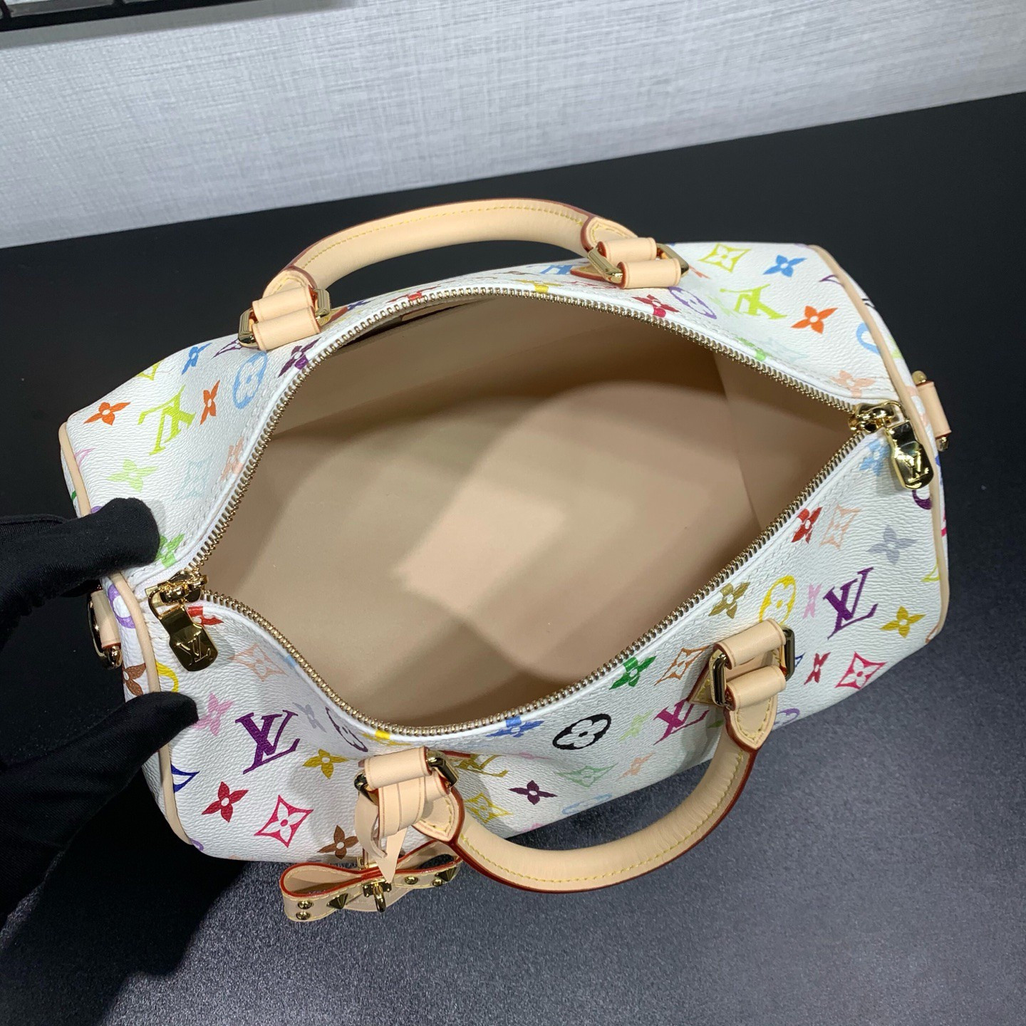 LV x TM Speedy Soft 30 M27789 30x21x17cm