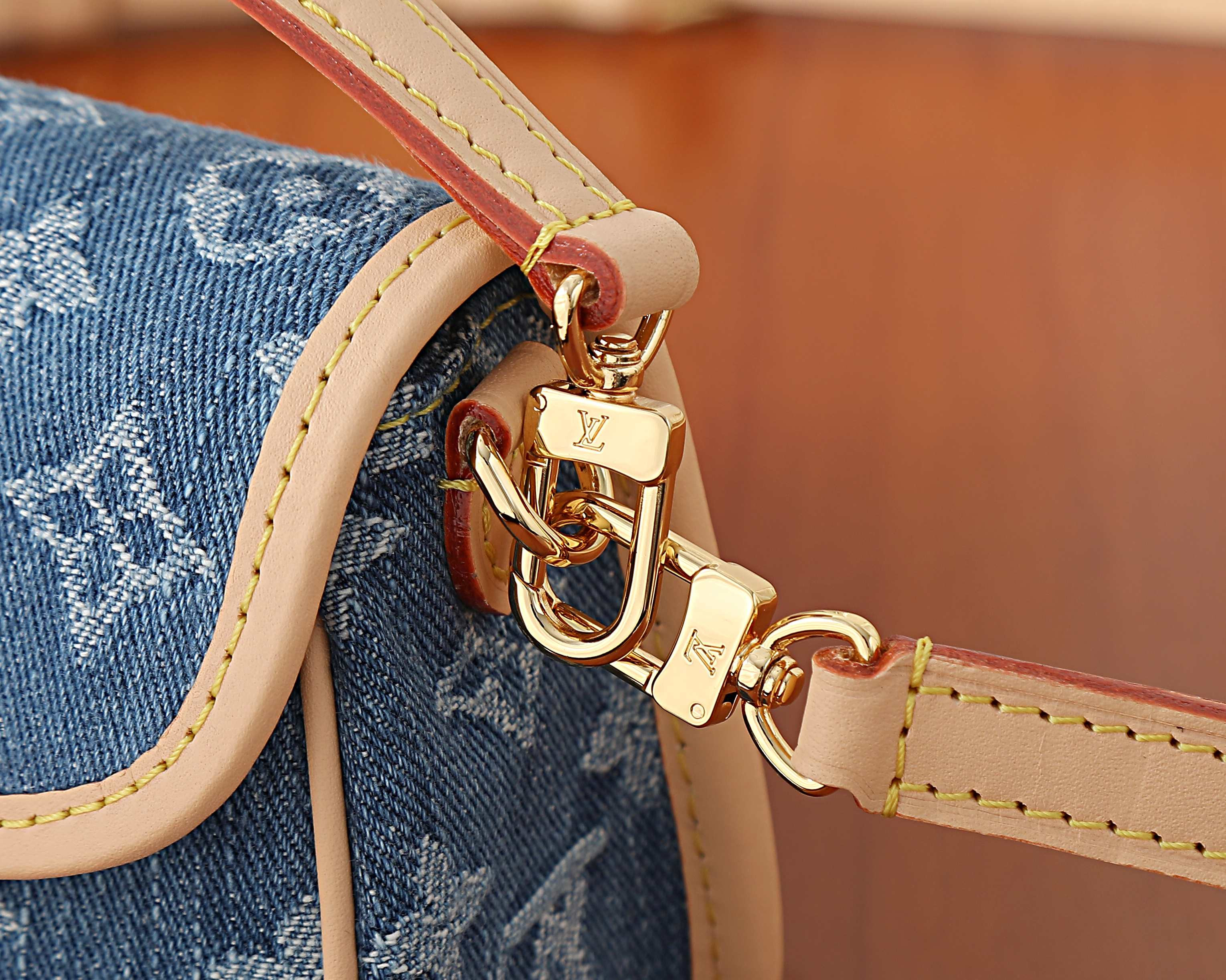 LV Nano Diane M27700 19x10.5x6cm