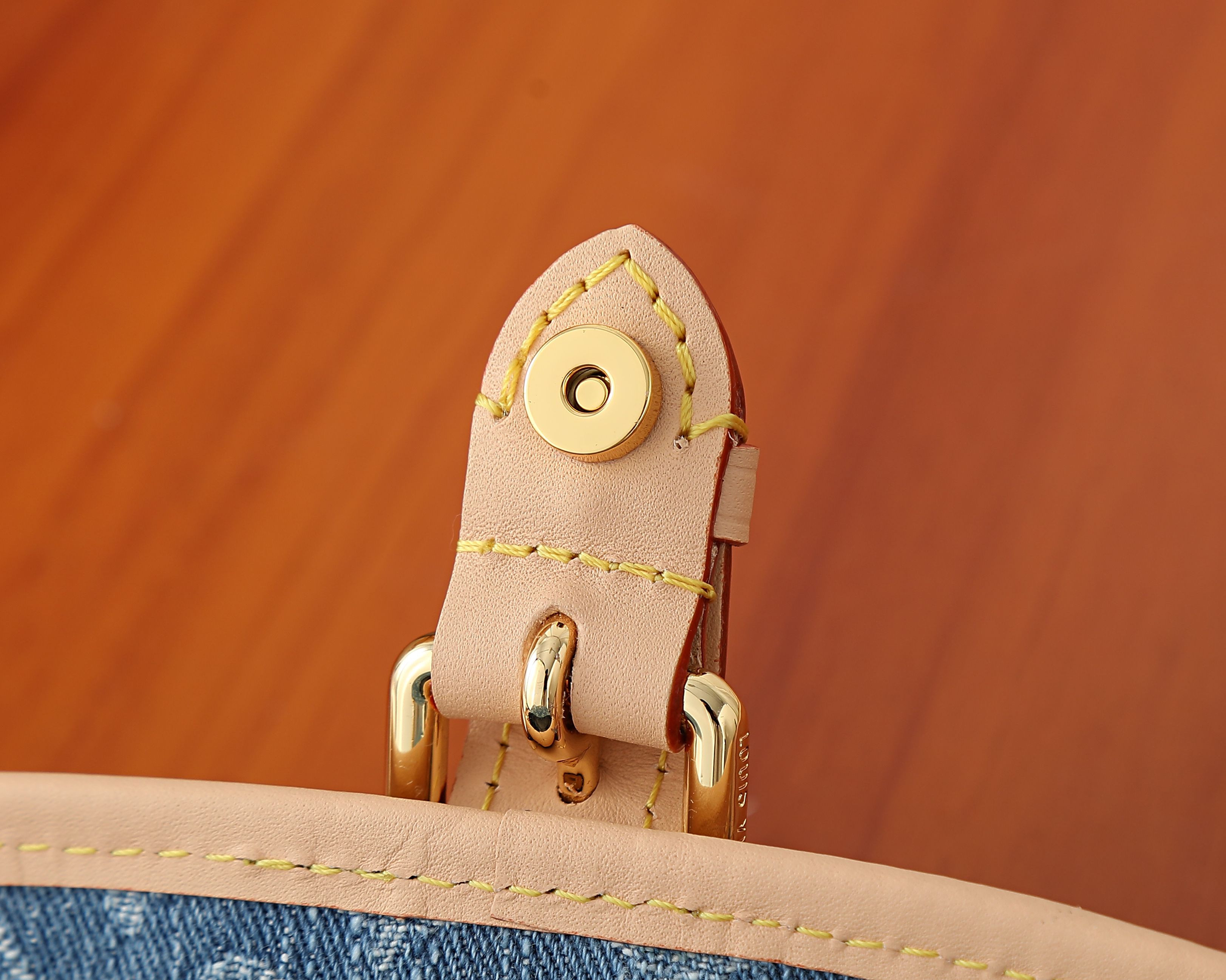 LV Nano Diane M27700 19x10.5x6cm