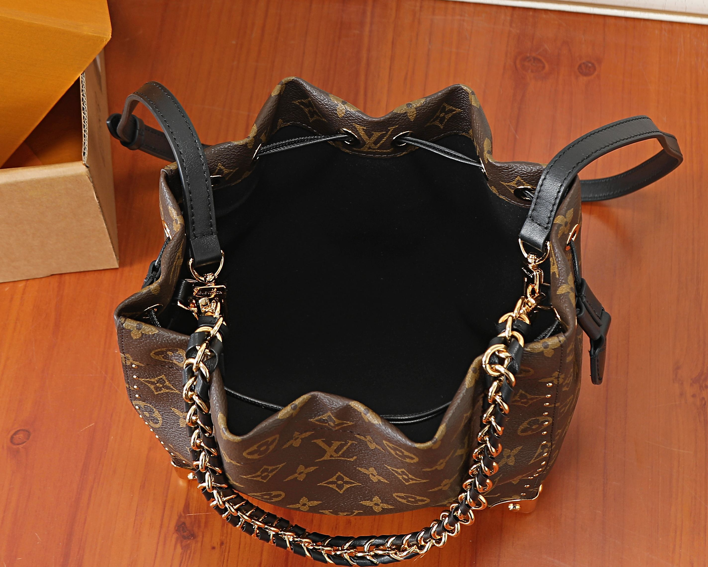 LV NOÉ TRUNK Handbag M28515 23x27x8cm