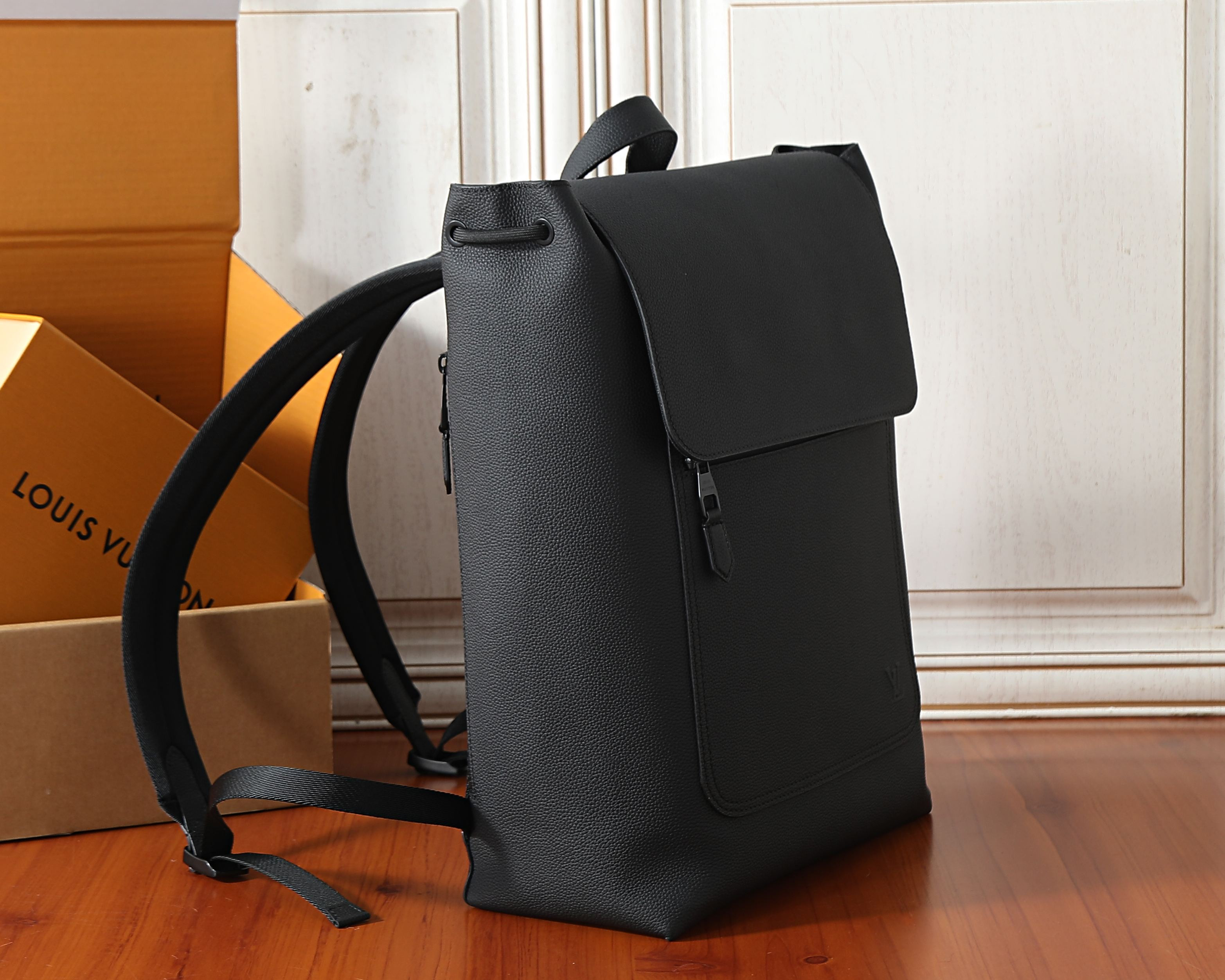 LV Fastline Backpack M15262 38x43x15cm