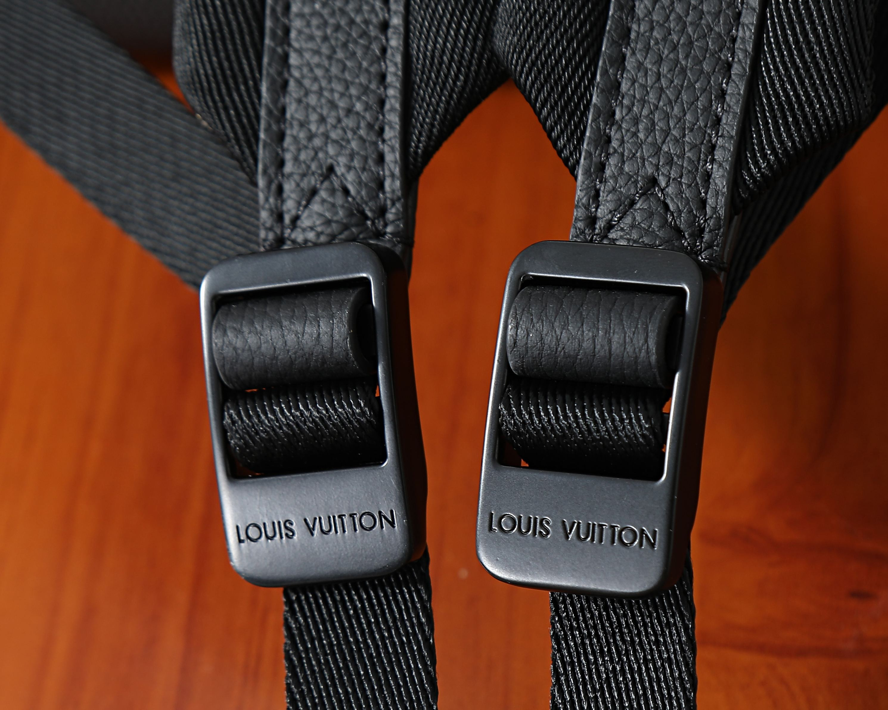 LV Fastline Backpack M15262 38x43x15cm