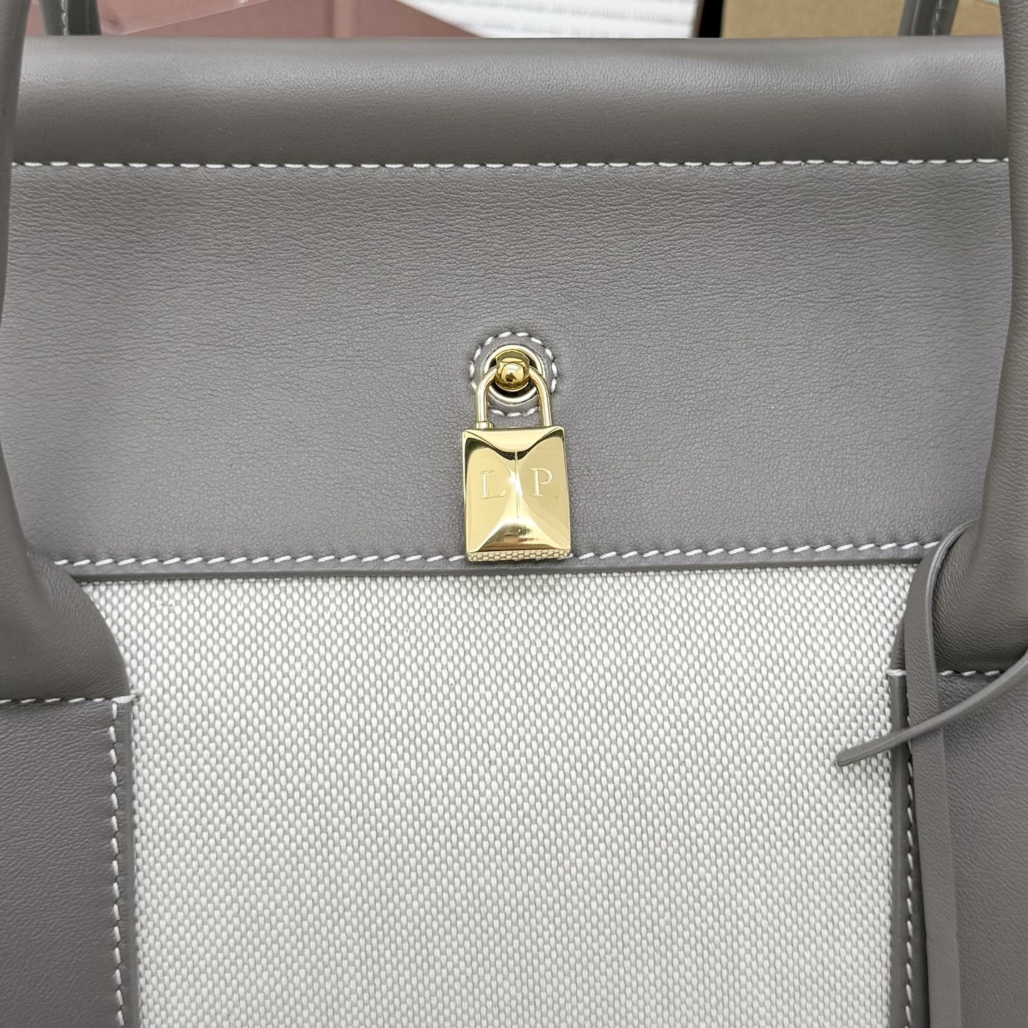 L**o p*ana loom bag l32 grained calfskin 33 x 23 x 18 cm