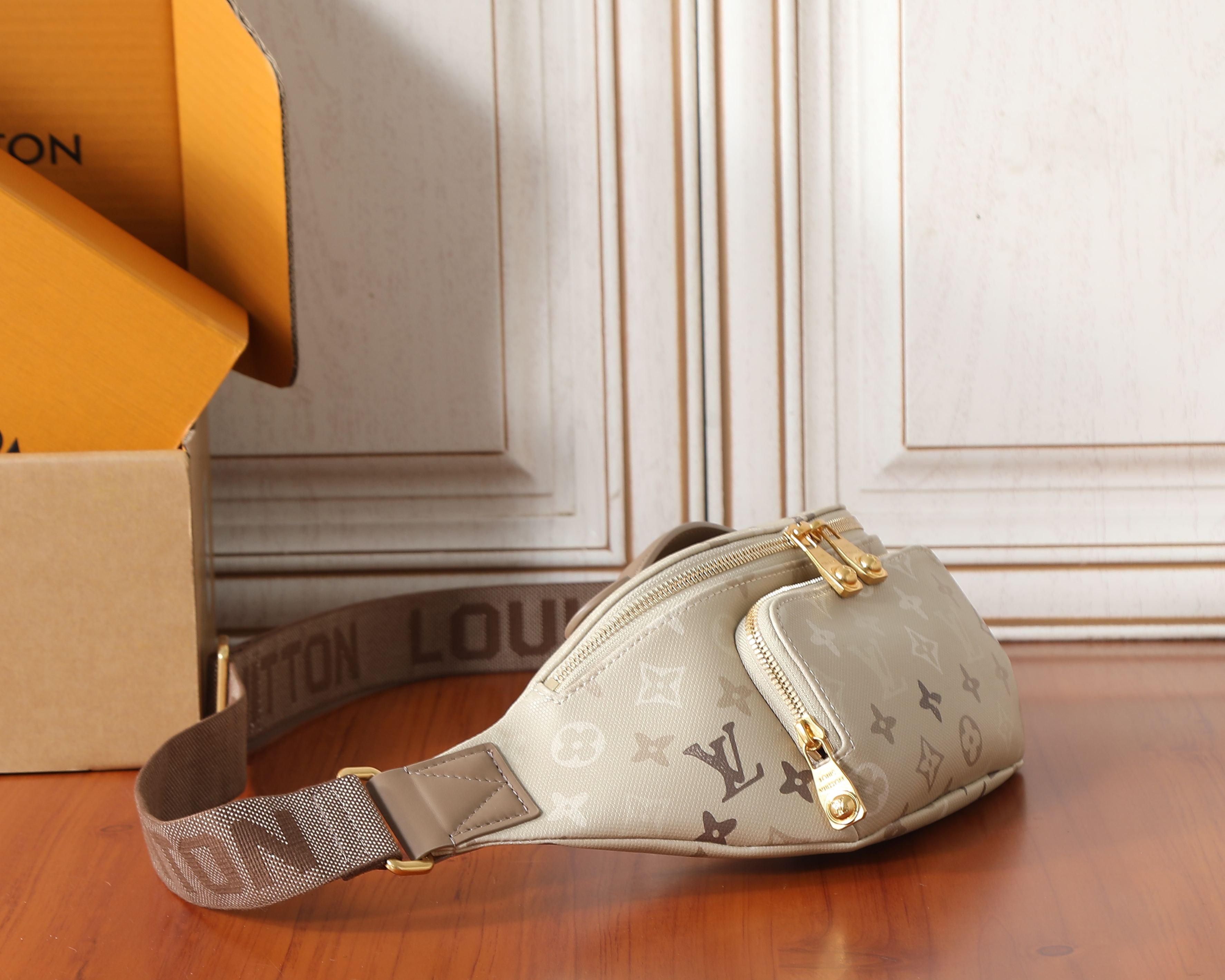 LV RUSH Waist Bag M29274 30x15x8cm