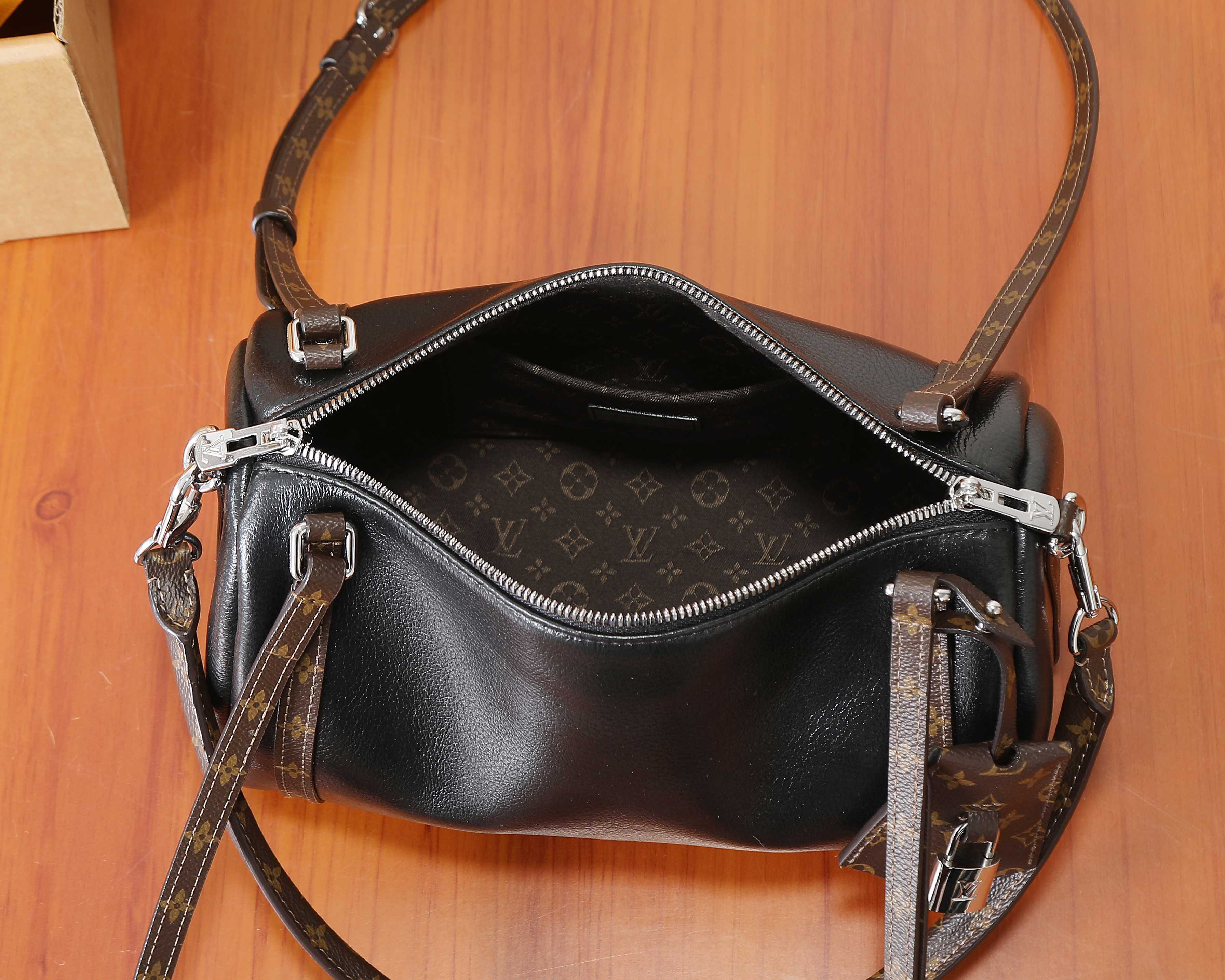 LV Express PM M27920 26x17x13.5cm