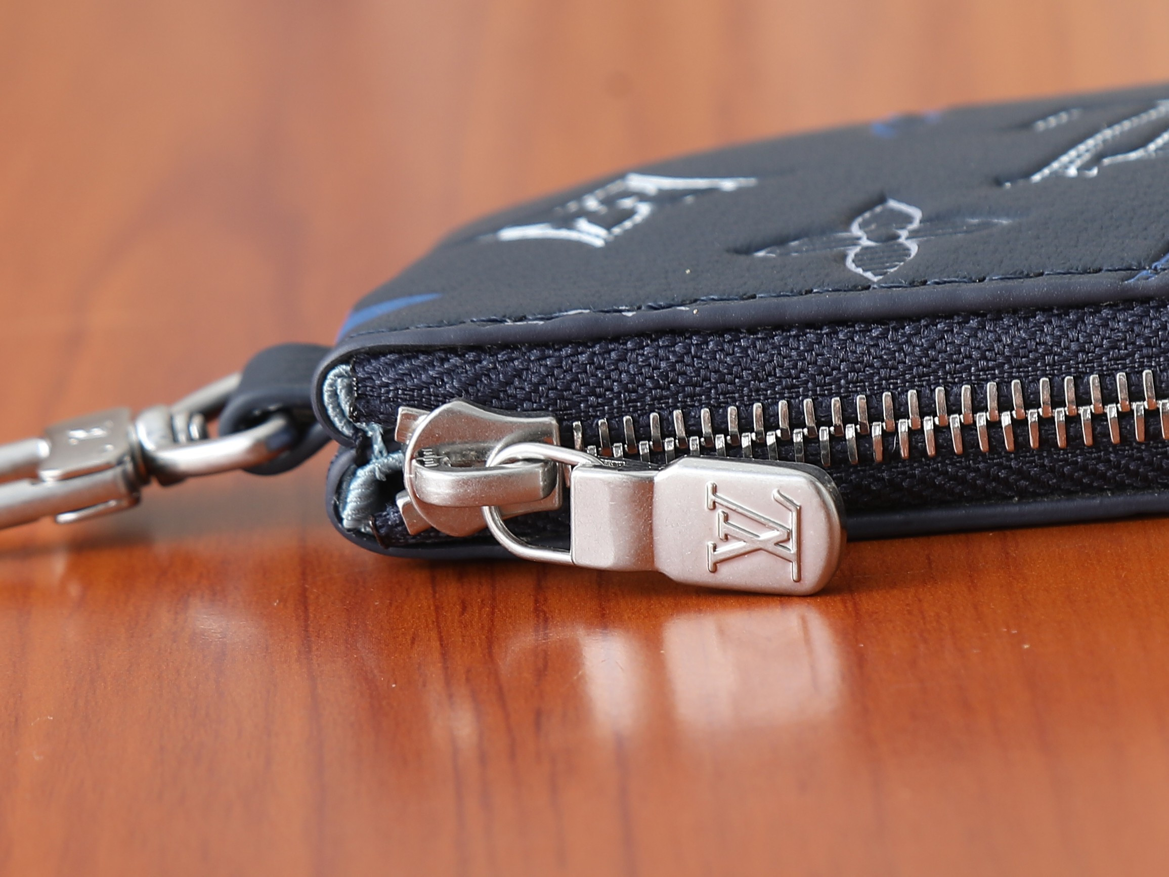 LV Trio Messenger Bag M28618 25x18.5x7cm