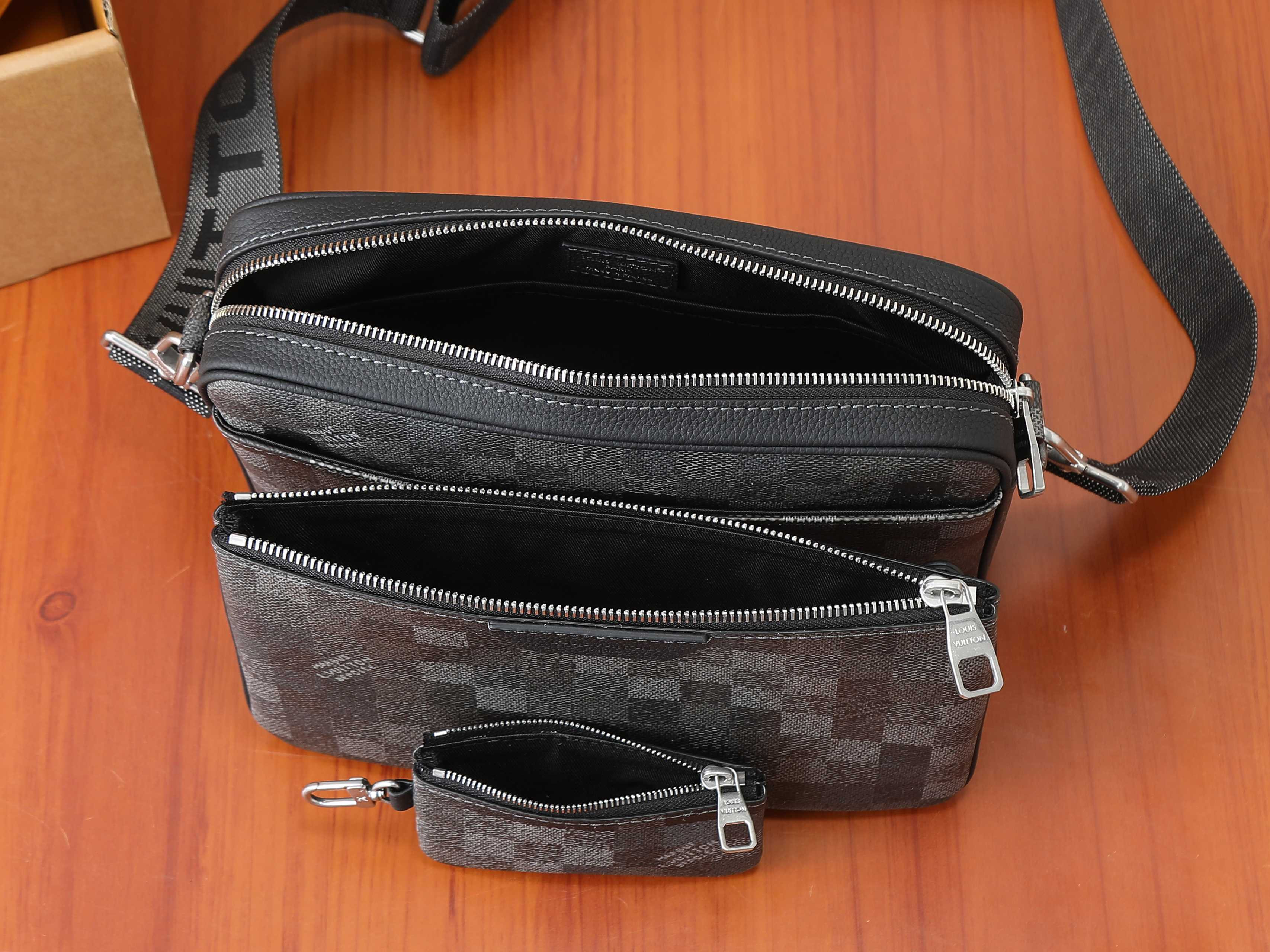 LV Trio Messenger Bag M28602 25x18.5x7cm
