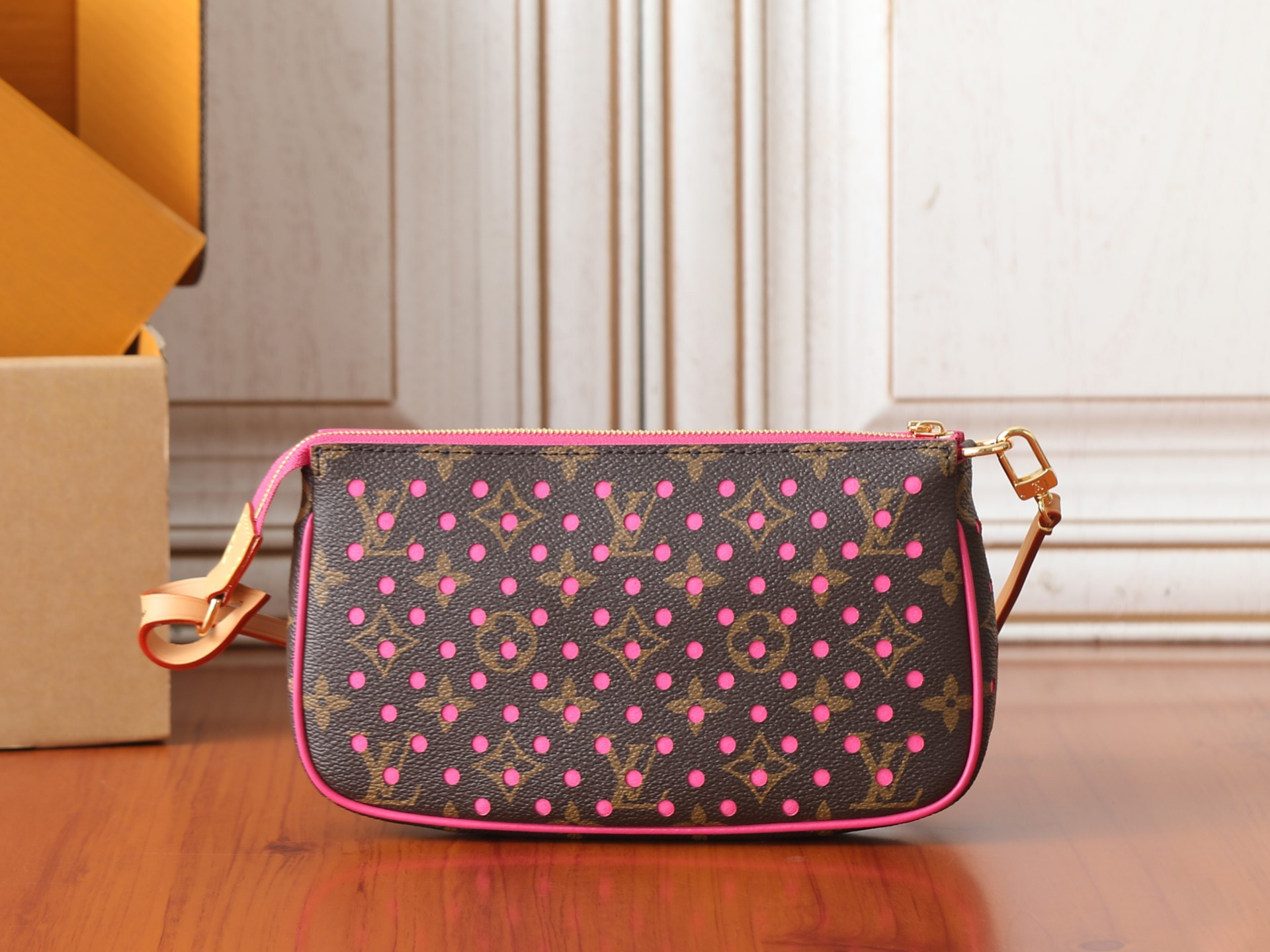 LV Accessory Pouch M29001 22x13x4cm