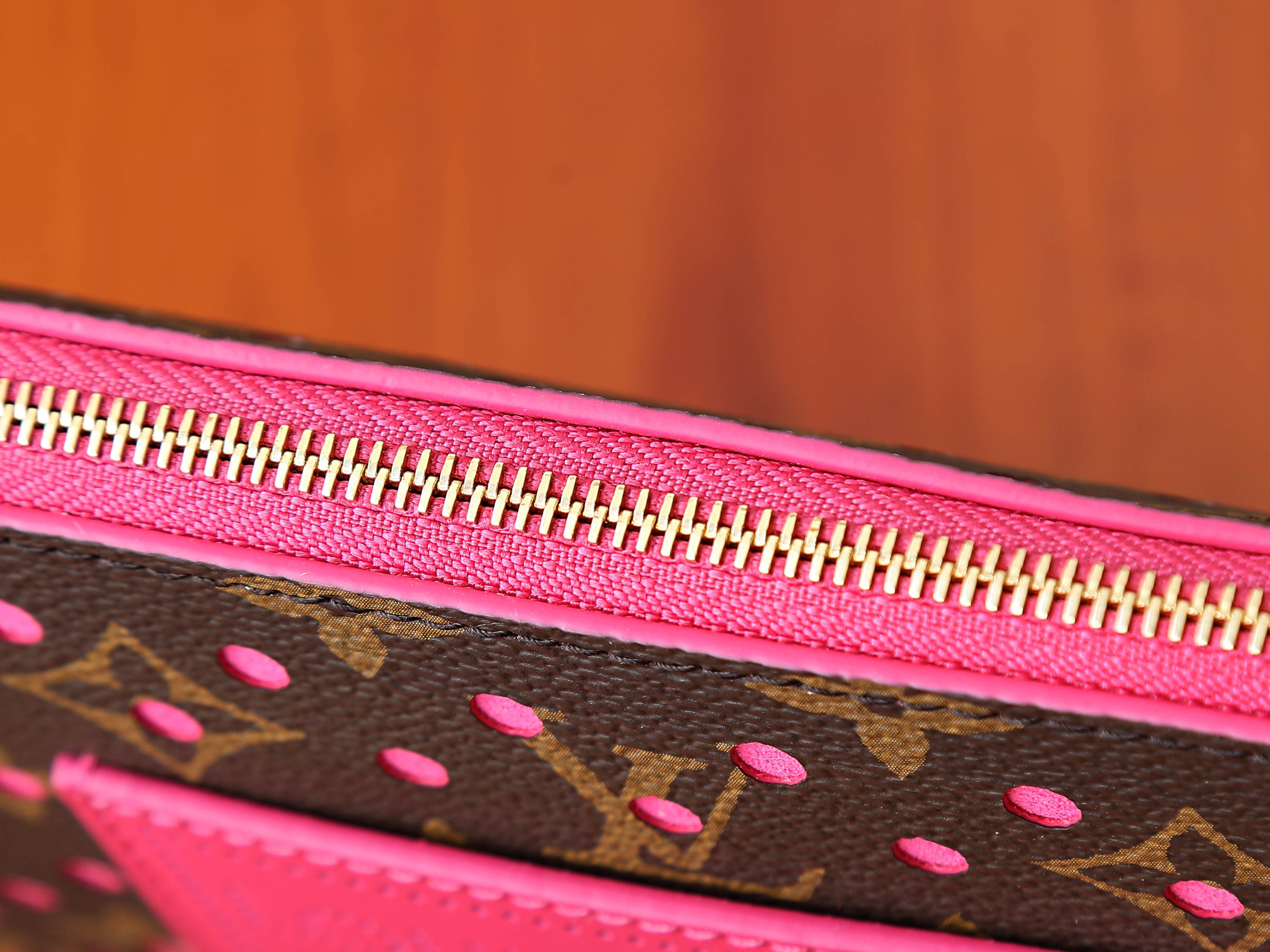 LV Accessory Pouch M29001 22x13x4cm