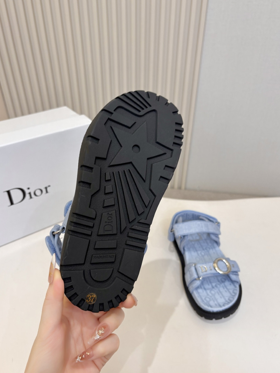 ua D*or myD*or sandal